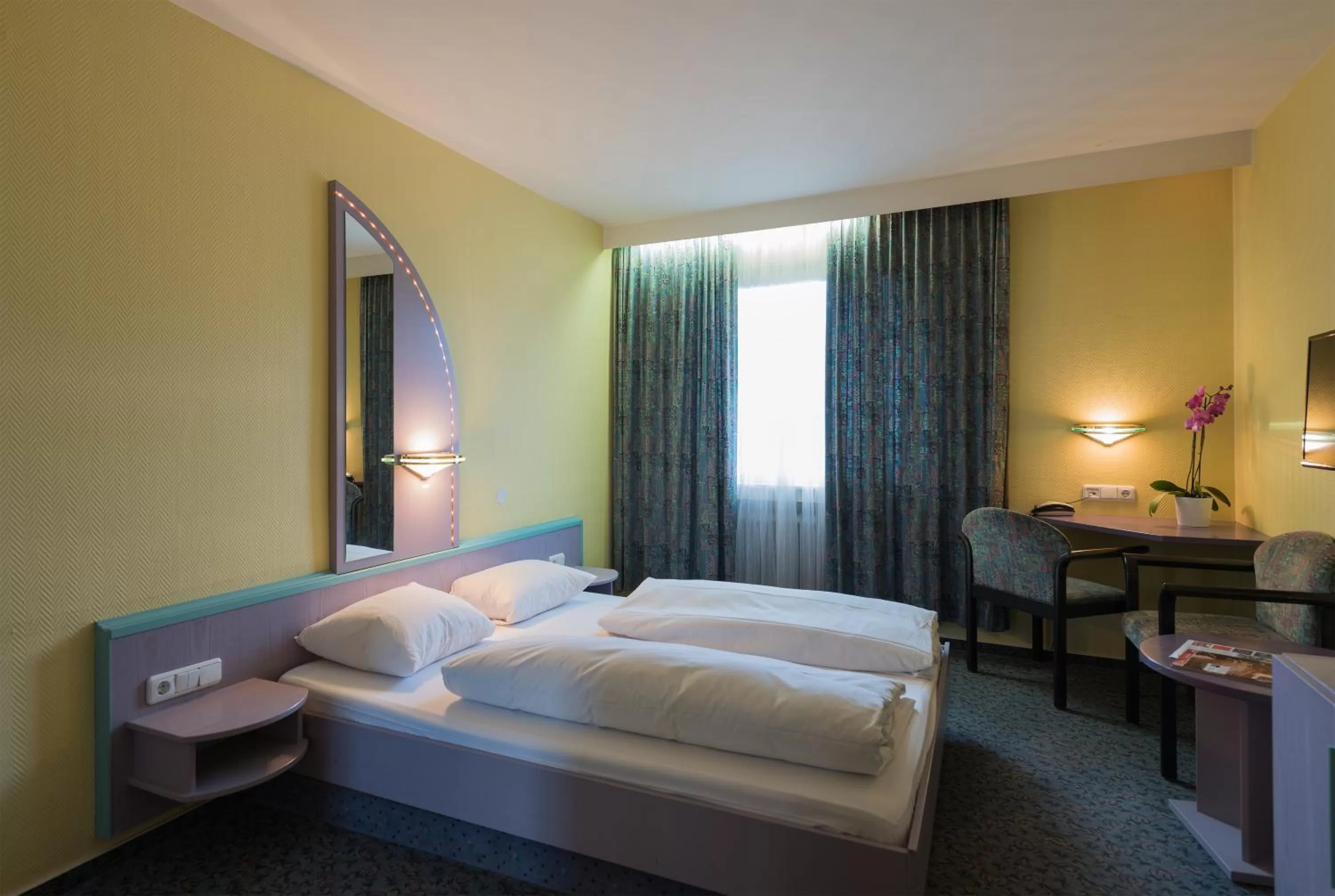 Day, Bed in Tagungshotel Höchster Hof