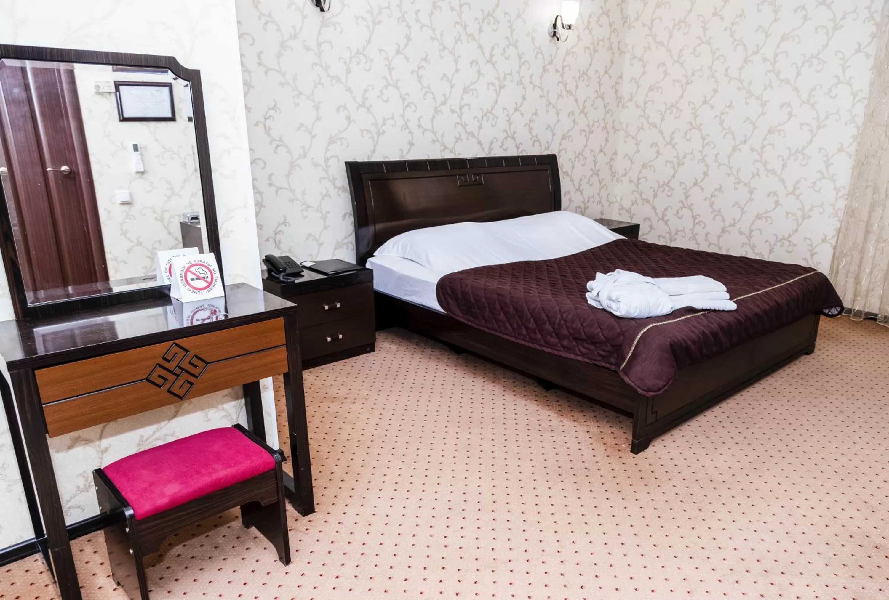 Bed in Golden Palace