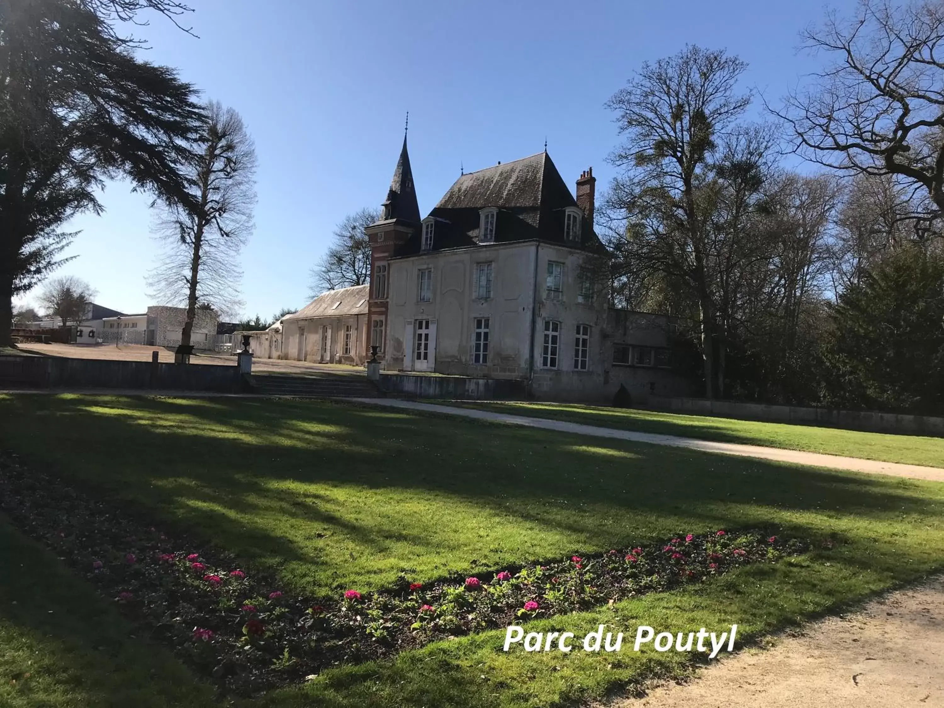 Nearby landmark, Property Building in Studio indépendant chez l'habitant