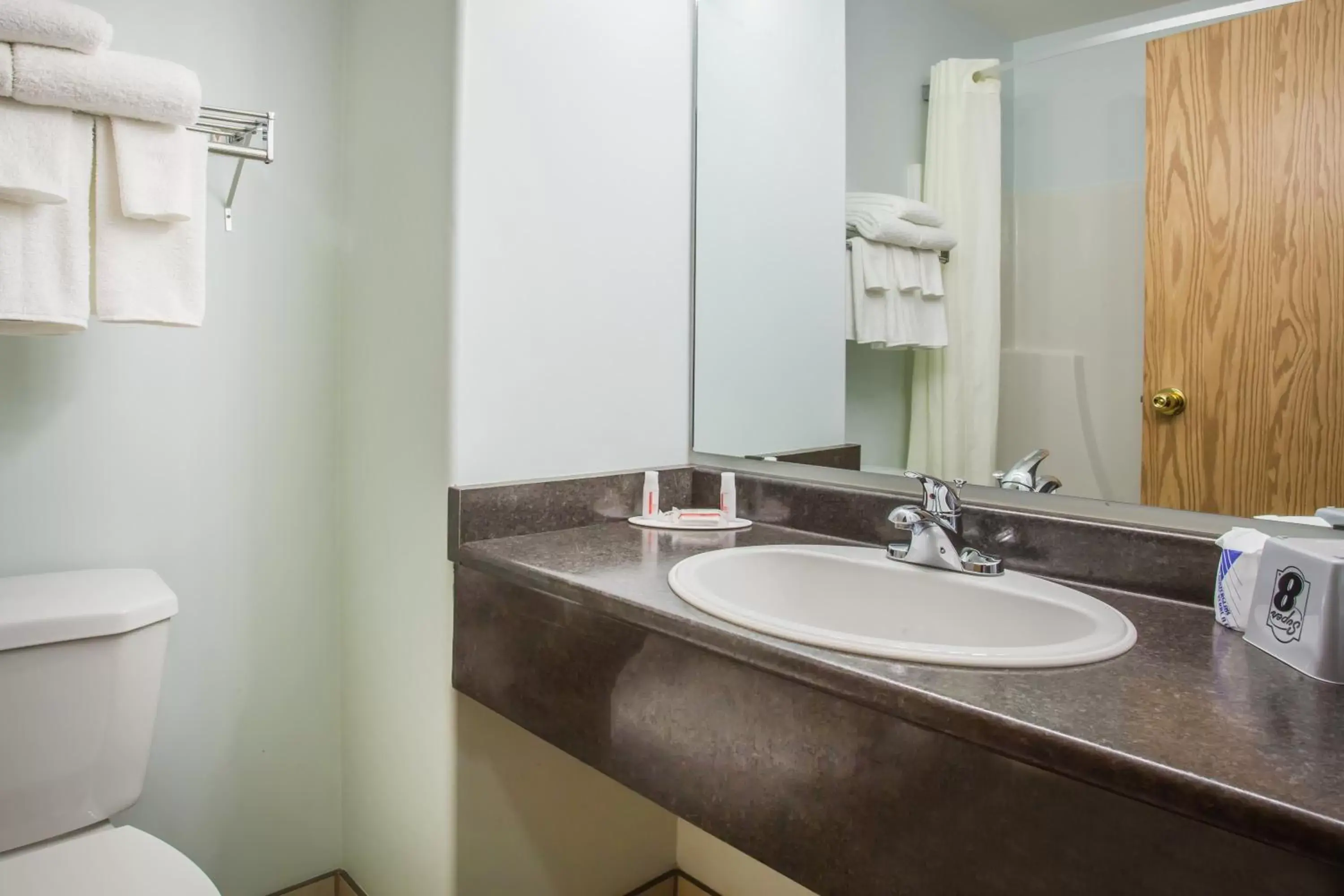 Property building, Bathroom in Super 8 by Wyndham Kindersley