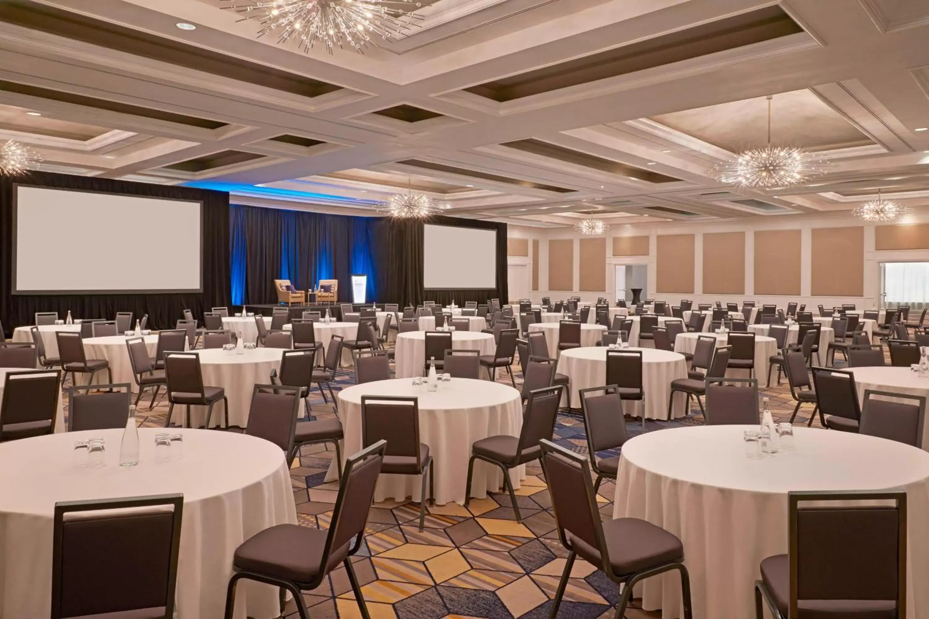 Meeting/conference room in Sheraton Parkway Toronto North Hotel & Suites