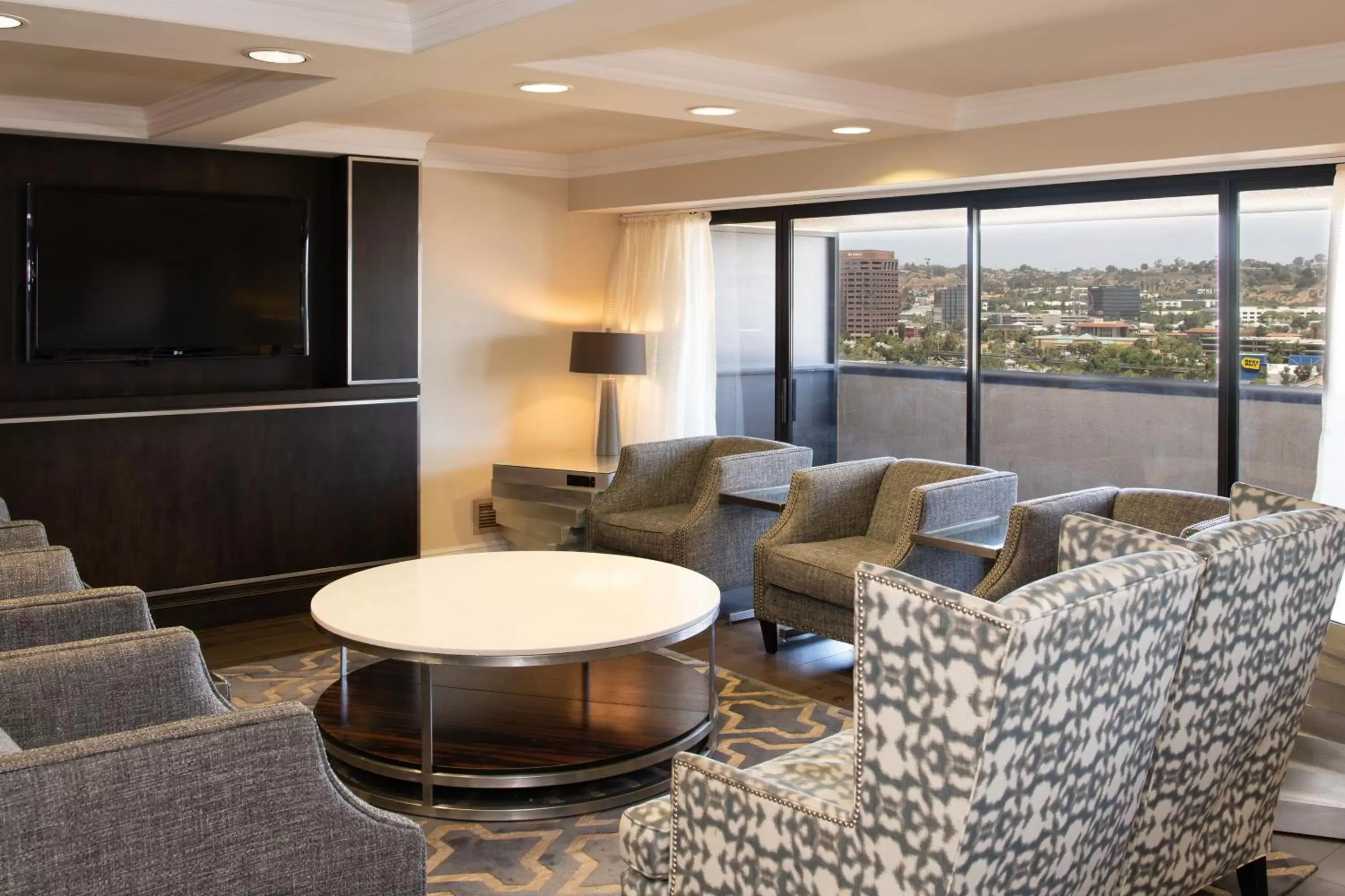 Lounge or bar, Seating Area in Sheraton Mission Valley San Diego Hotel