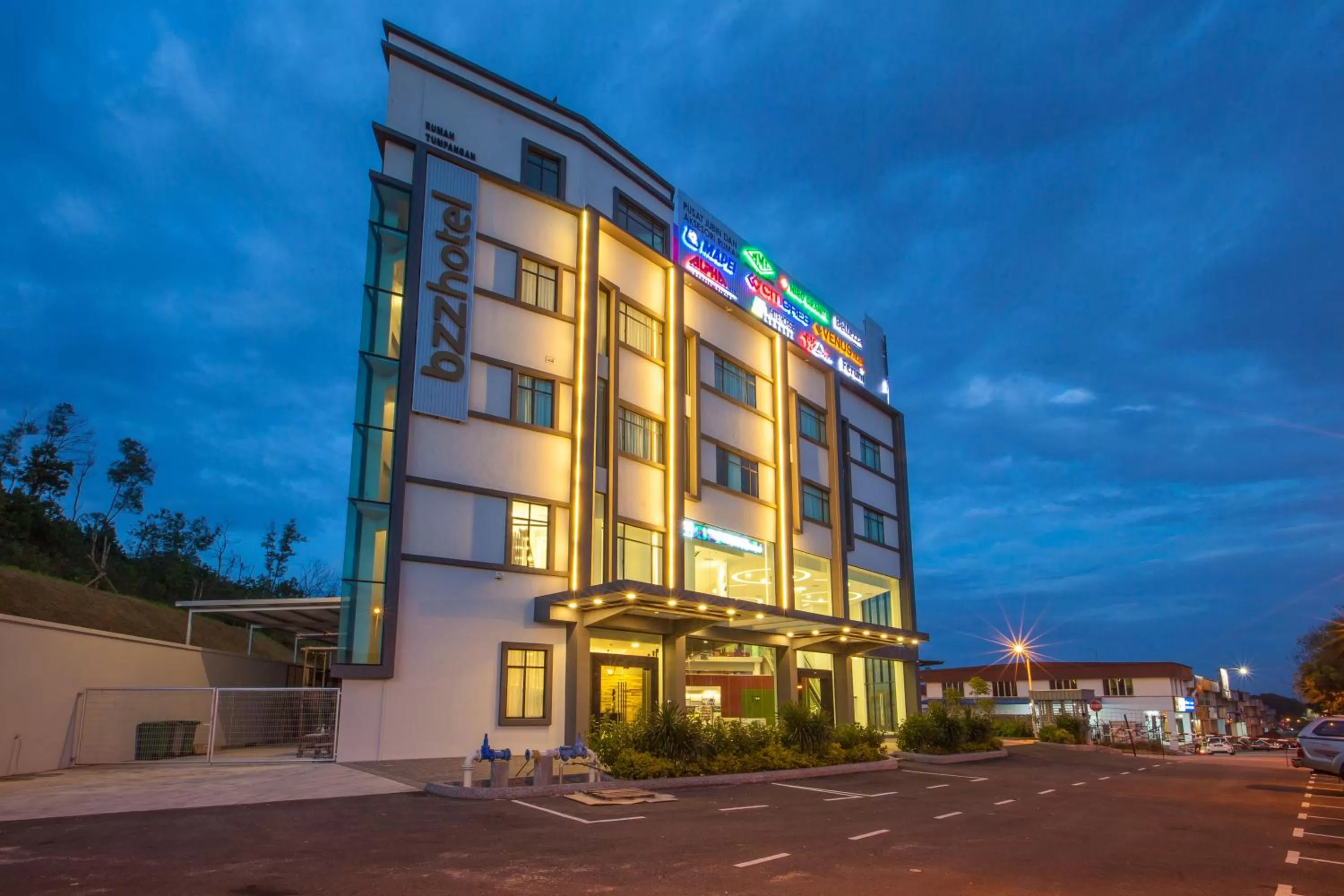 Facade/entrance in Bzz Hotel Skudai