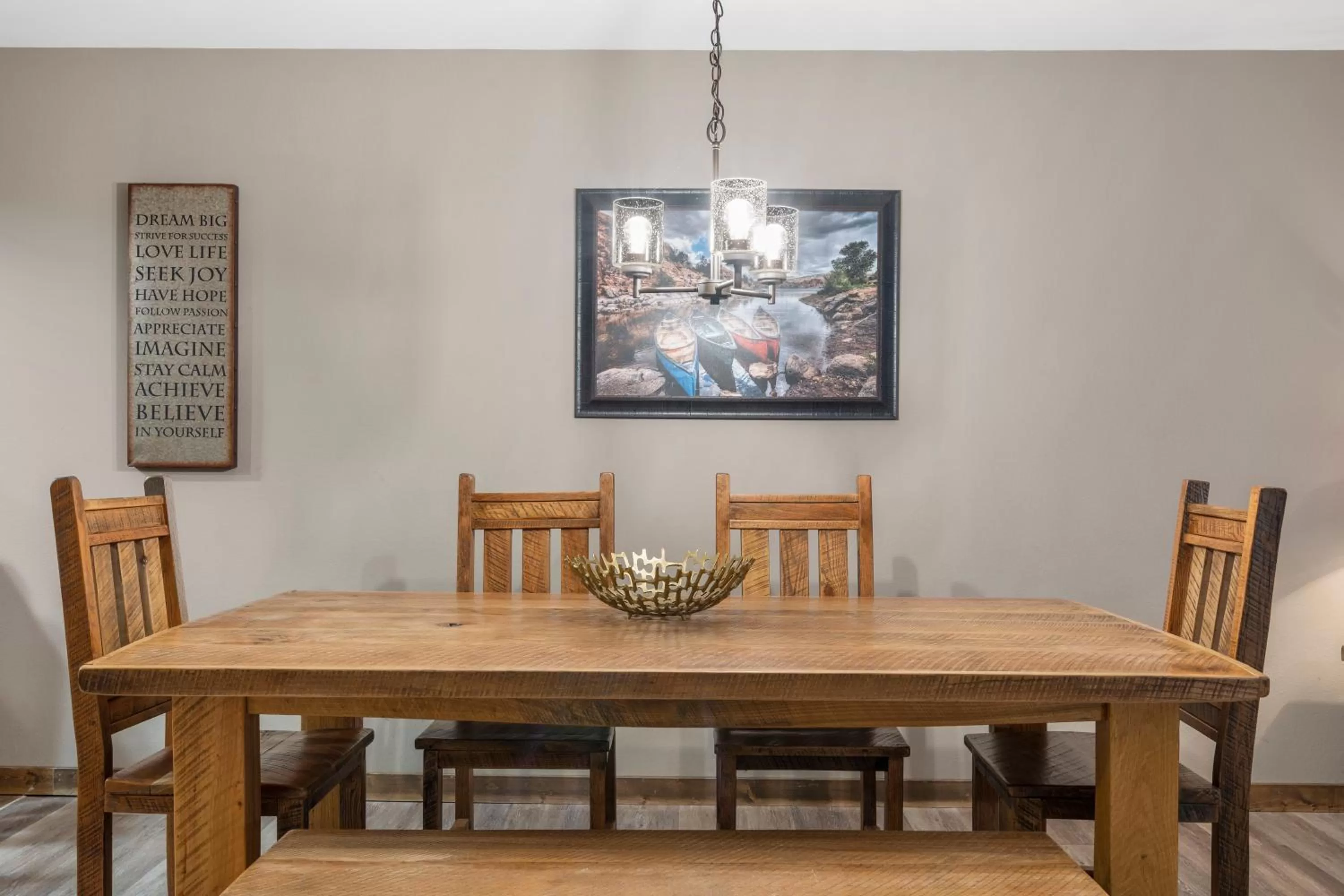 Dining area in Table Rock Resorts at Indian Point