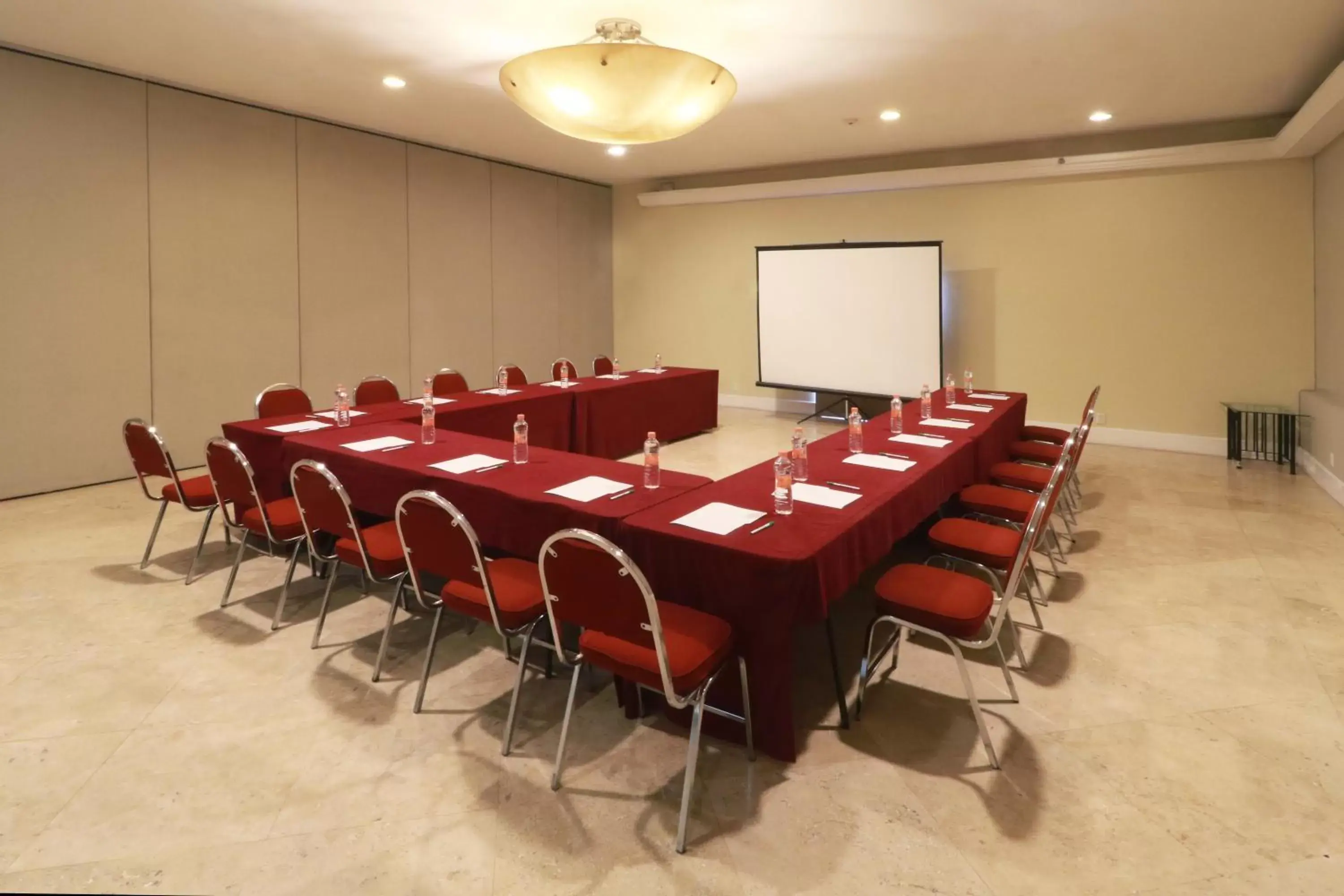 Meeting/conference room in Holiday Inn Hotel & Suites Centro Historico, an IHG Hotel