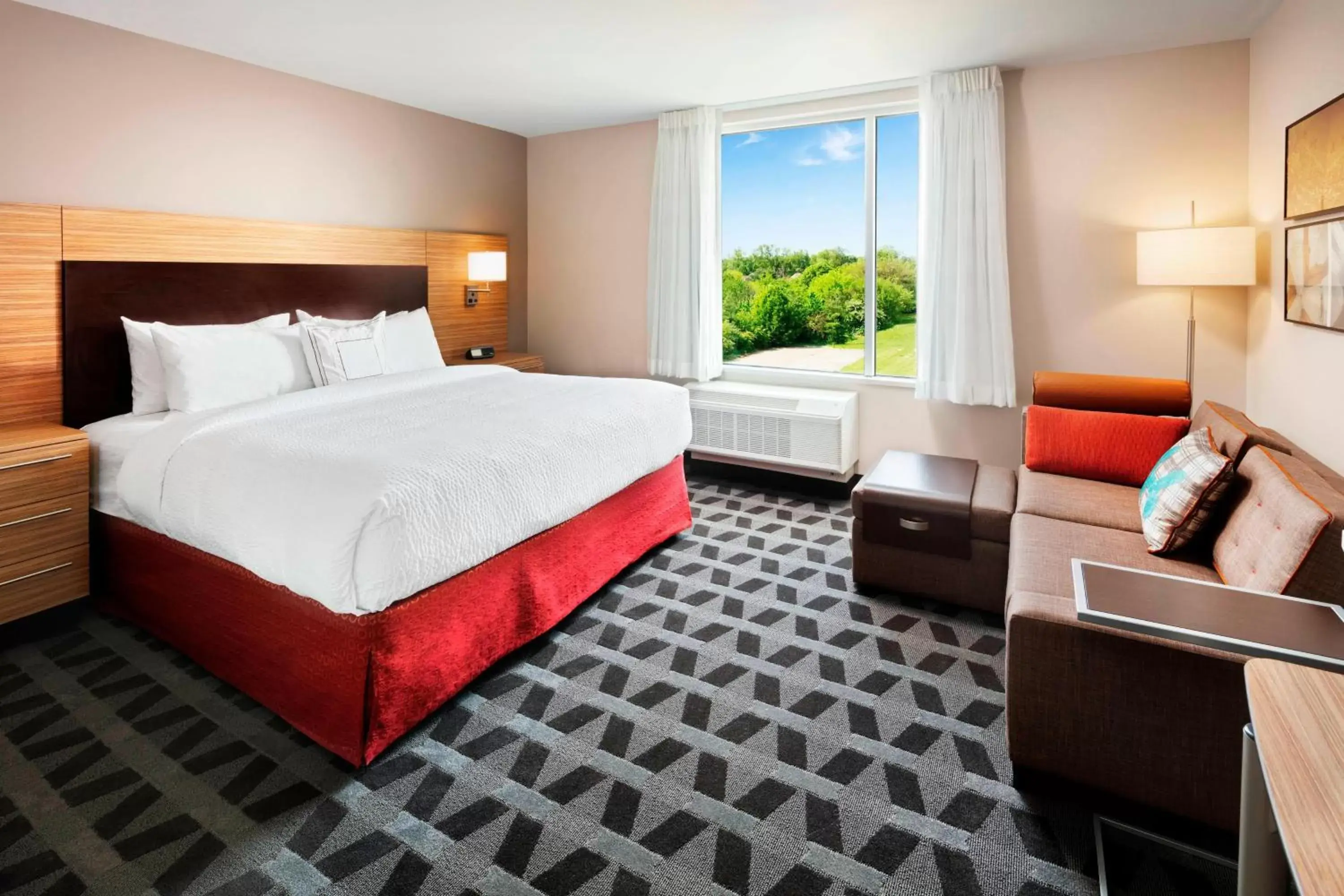 Photo of the whole room, Bed in Towneplace Suites By Marriott Louisville Northeast