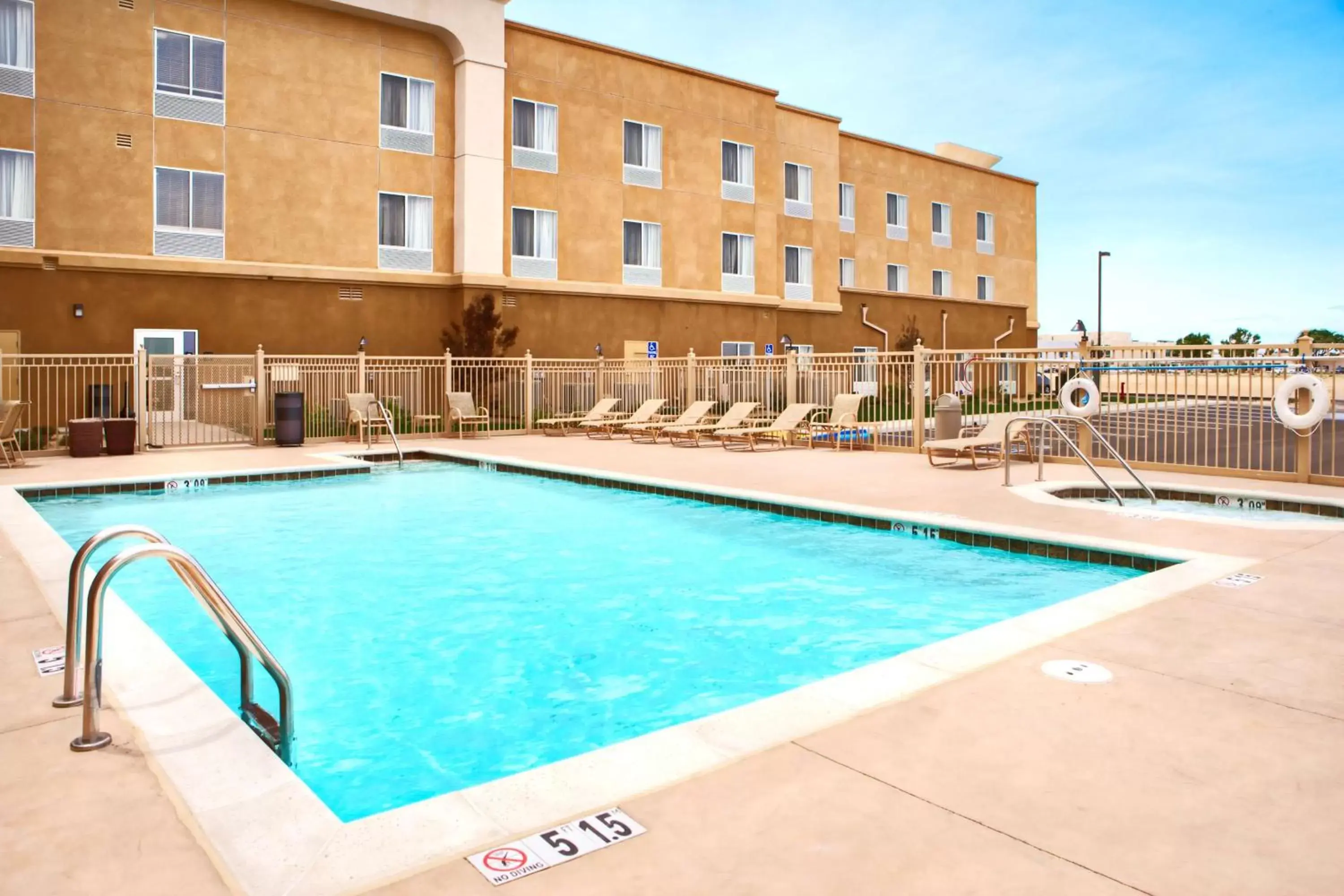 Pool view, Property Building in Hampton Inn & Suites Ridgecrest