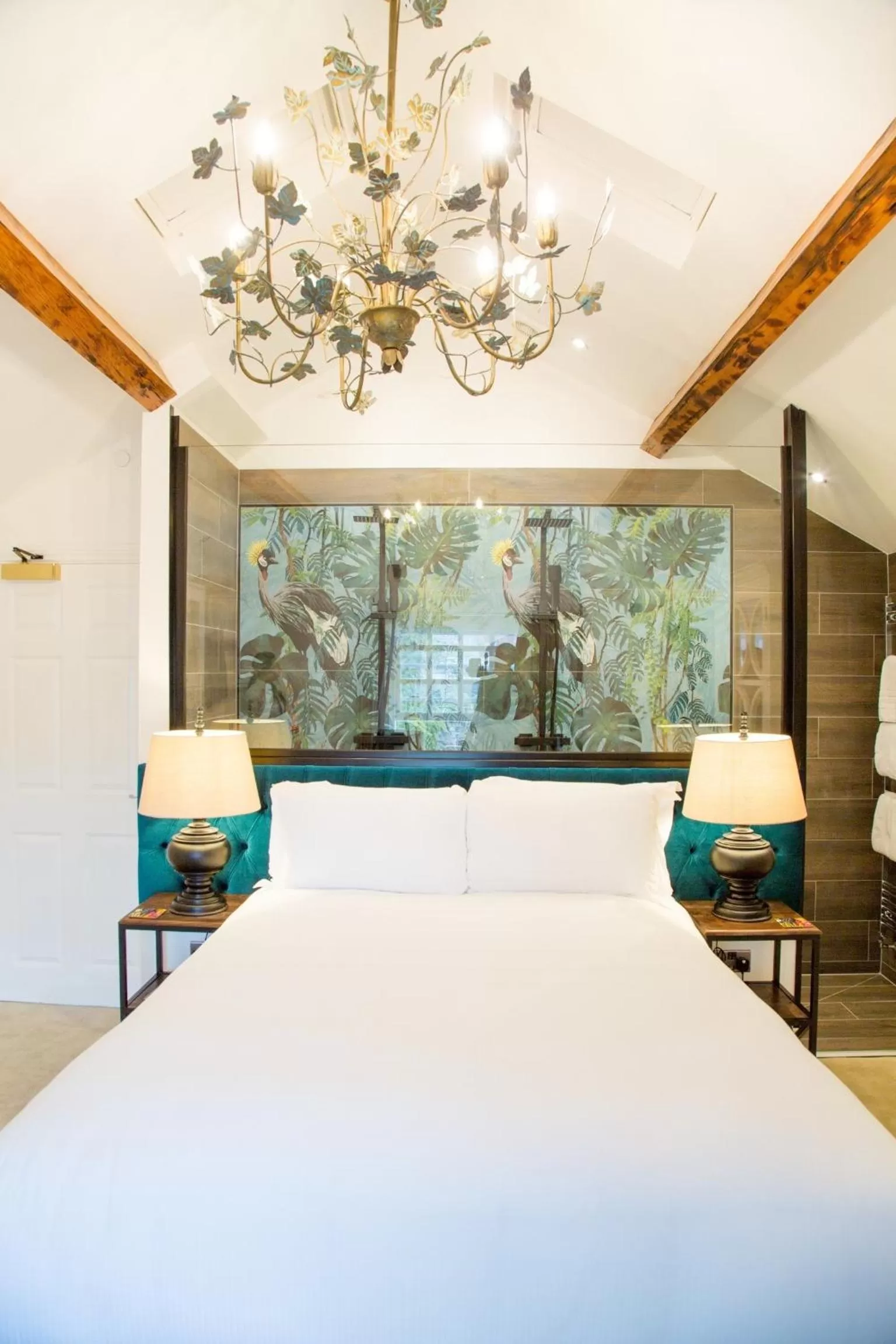 Shower, Bed in The Hotel Chester