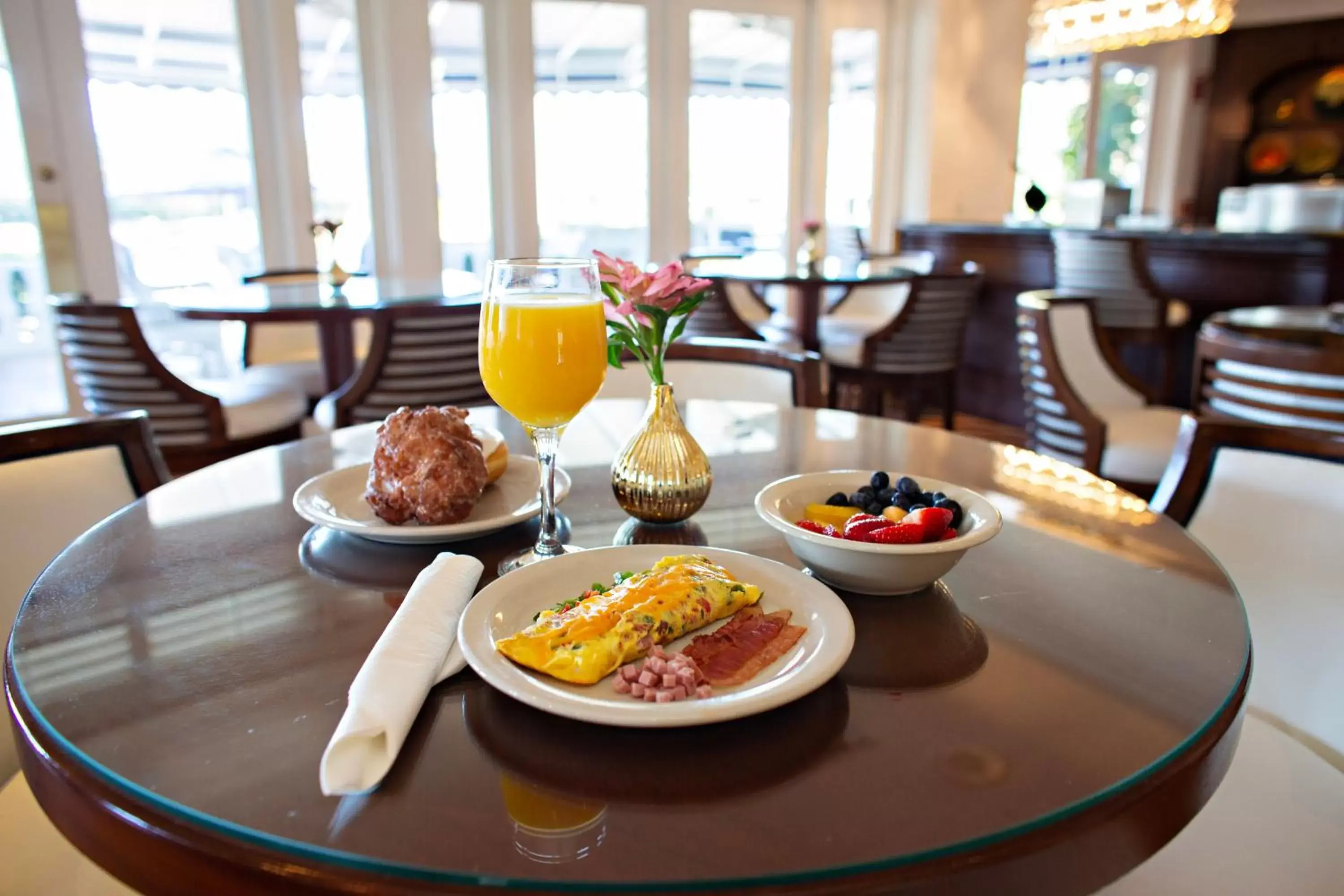 Buffet breakfast in Inn at Pelican Bay