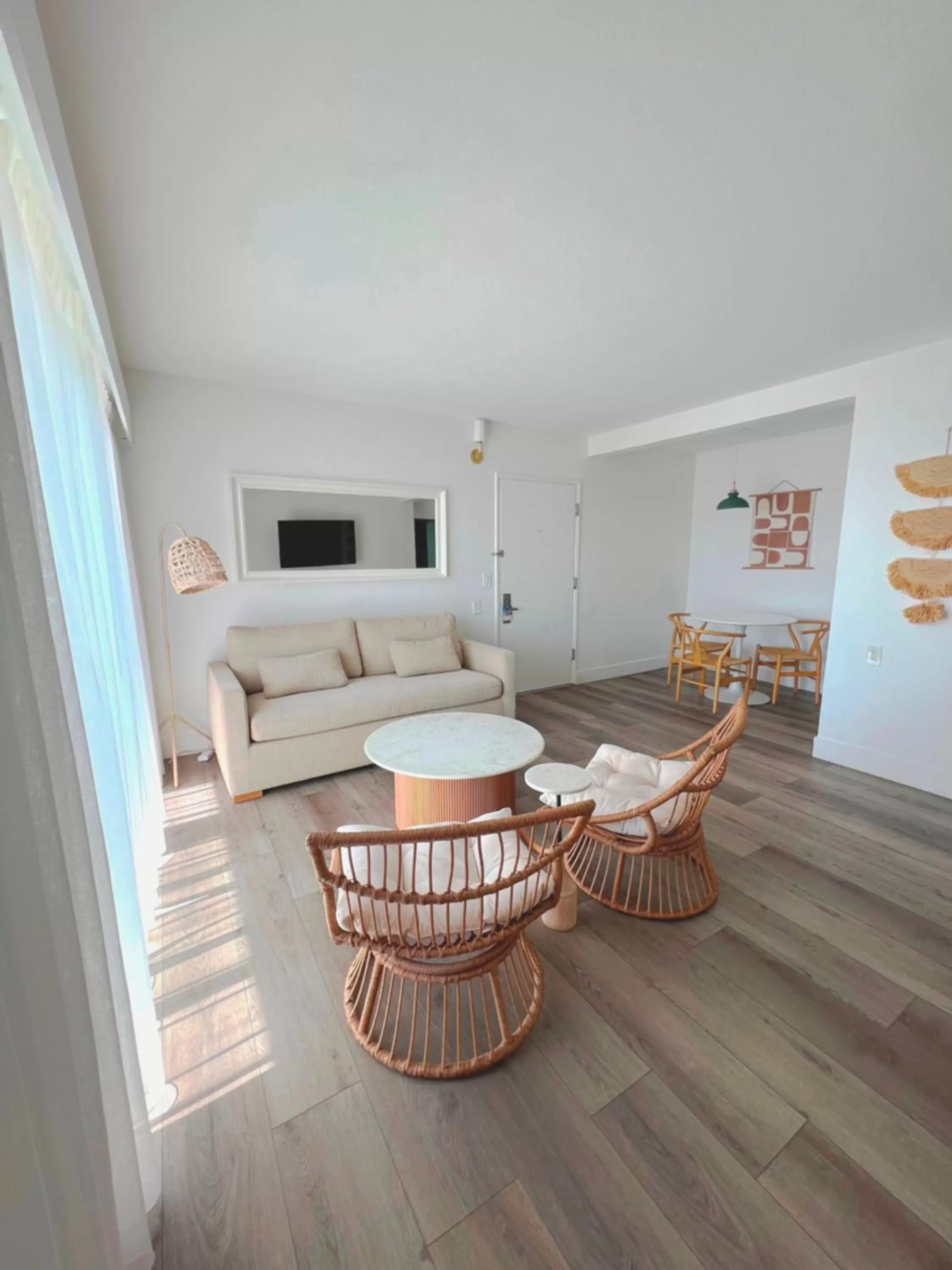 Living room in Capri Laguna on the Beach - A Boutique Hotel