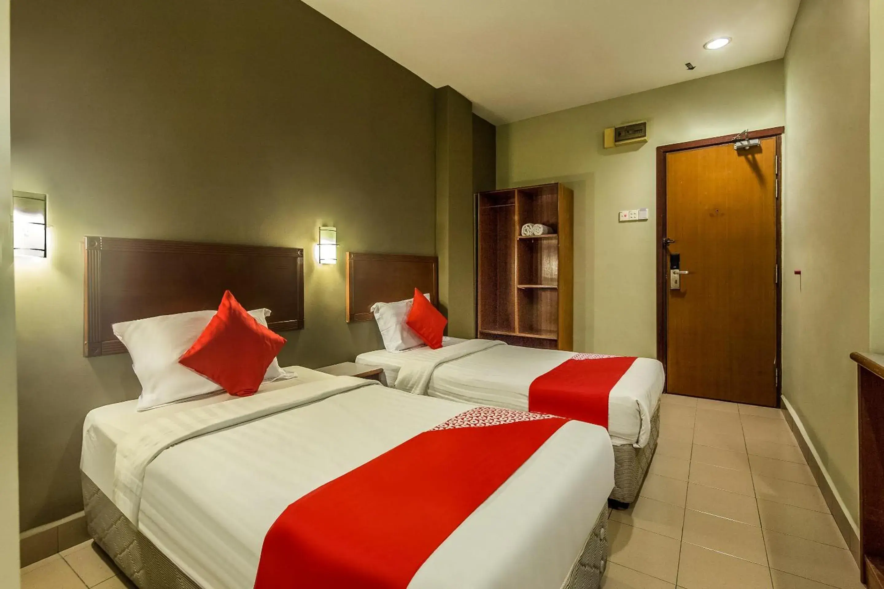 Bedroom, Bed in Super OYO 828 Comfort Hotel Shah Alam