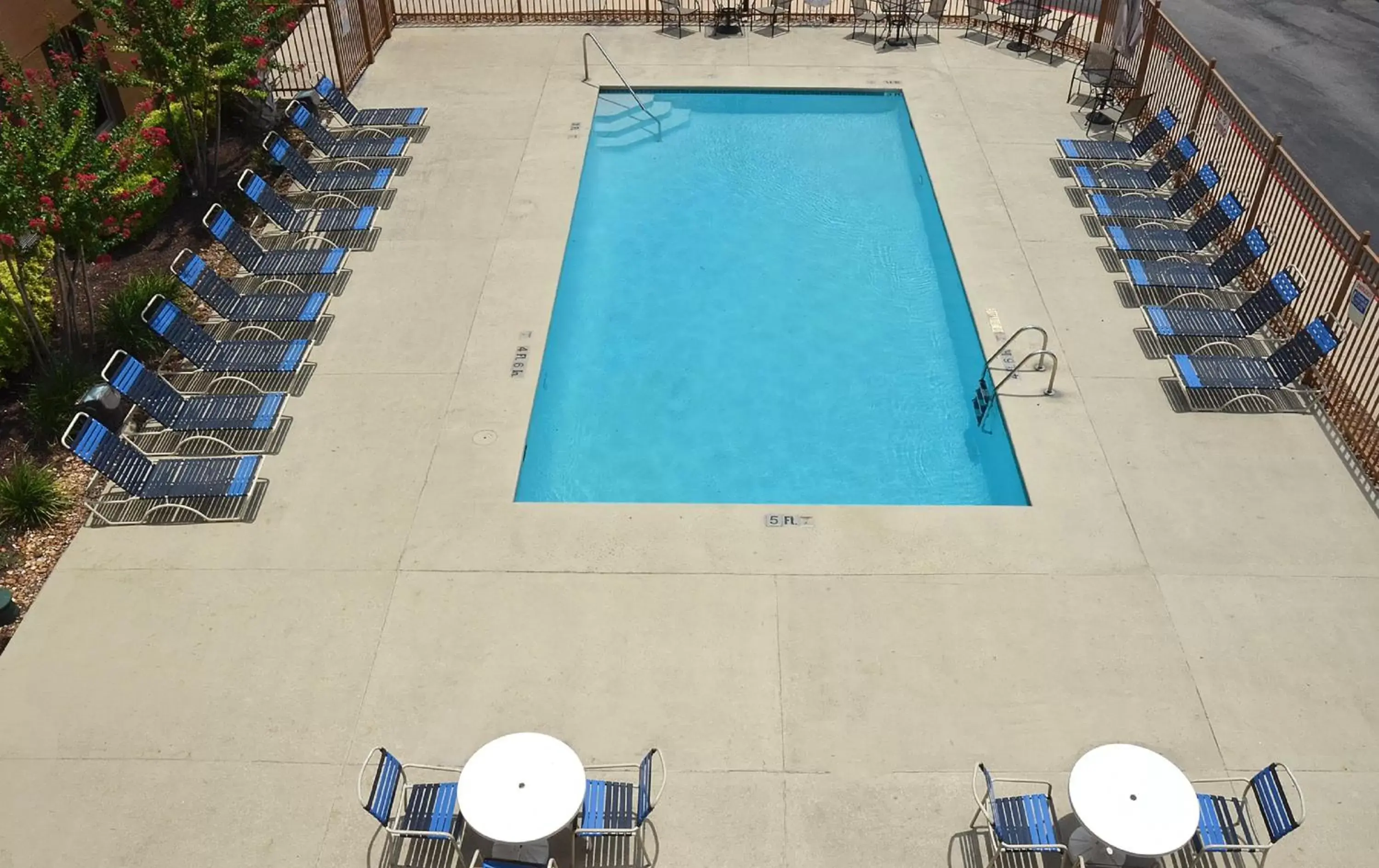 Swimming pool, Pool View in Red Roof Inn PLUS+ San Antonio Downtown - Riverwalk