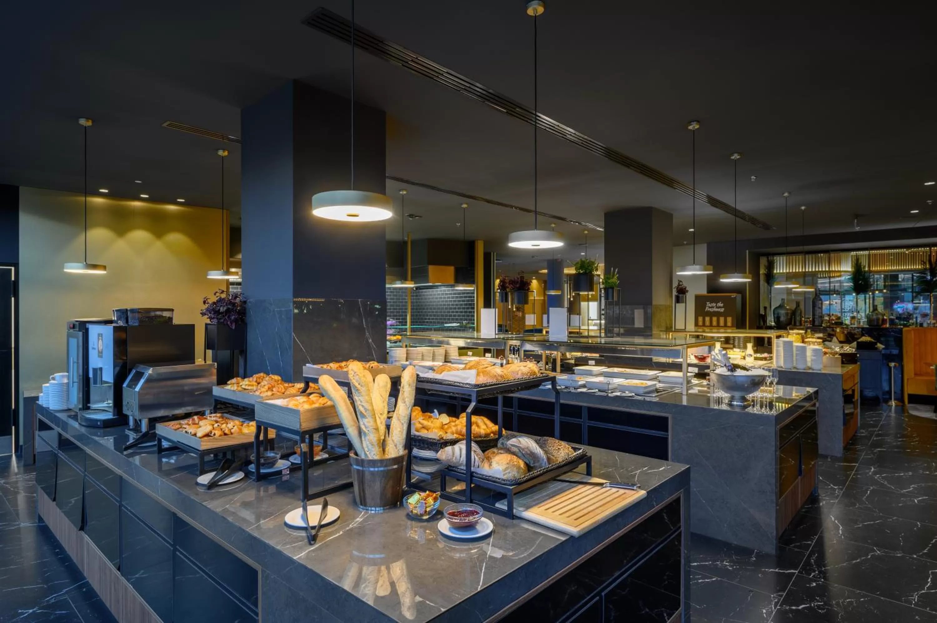 Restaurant/places to eat in Grand Hotel Esztergom