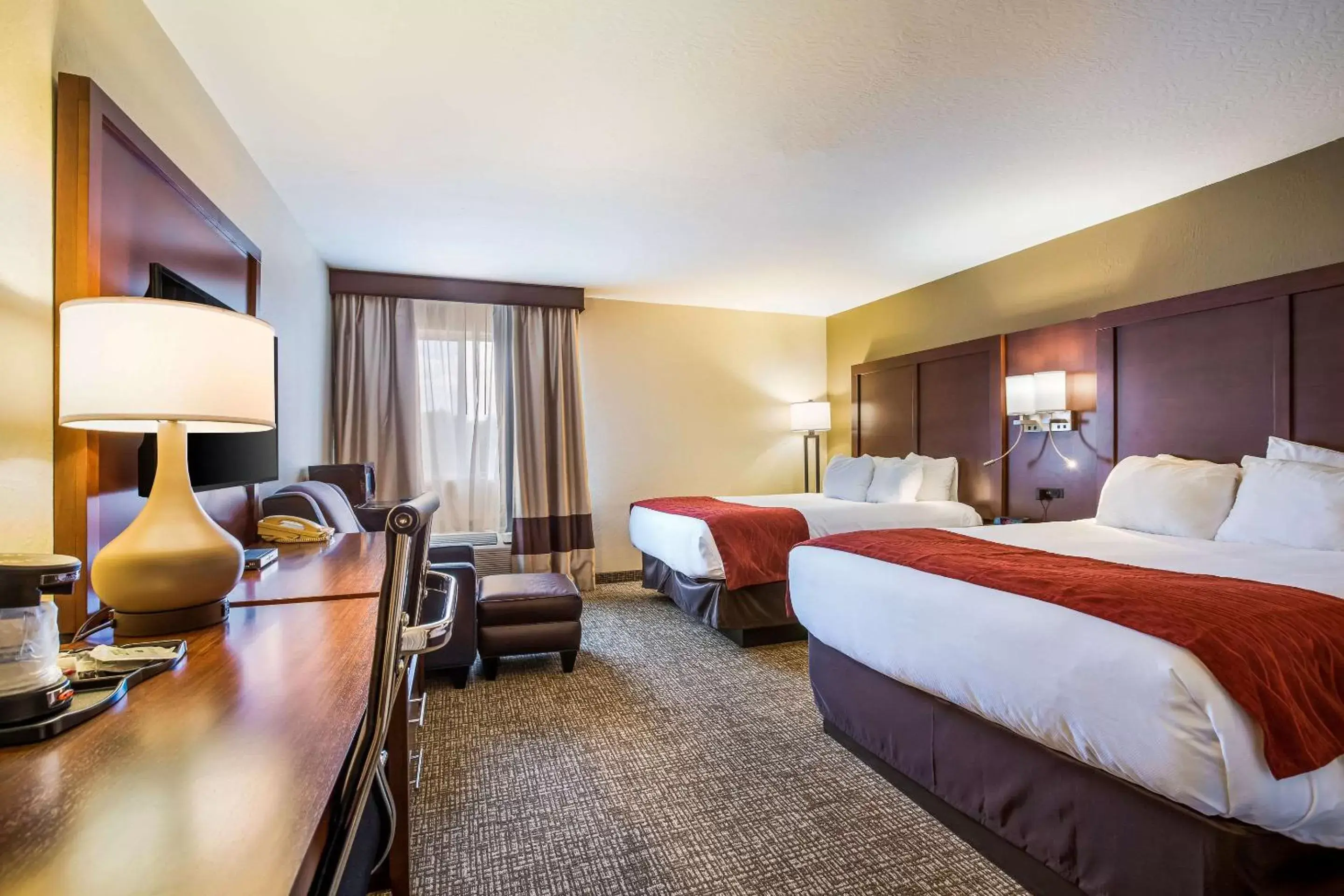 Photo of the whole room, Bed in Comfort Inn & Suites Fairborn near Wright Patterson AFB