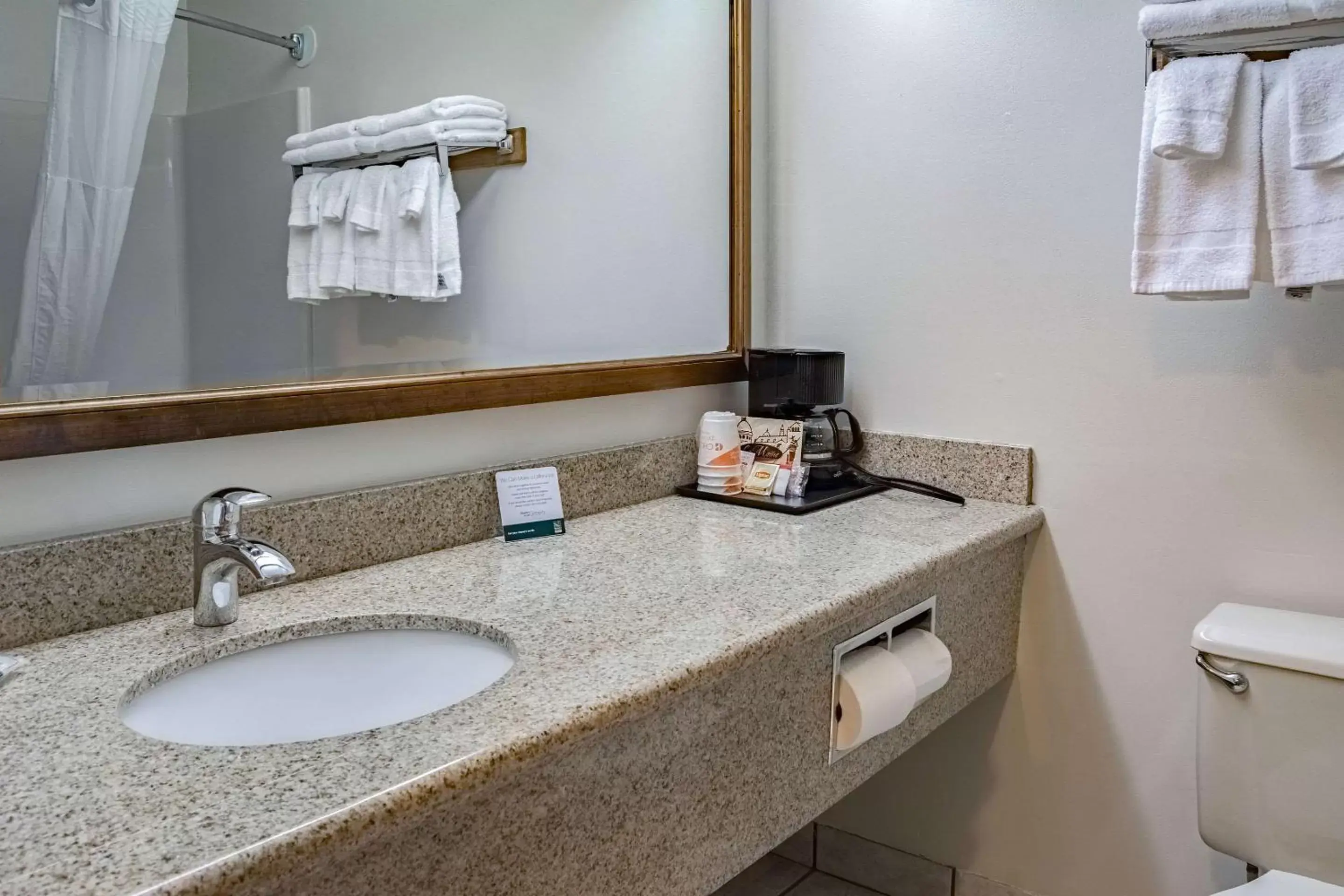 Photo of the whole room, Bathroom in Quality Inn & Suites Vancouver North
