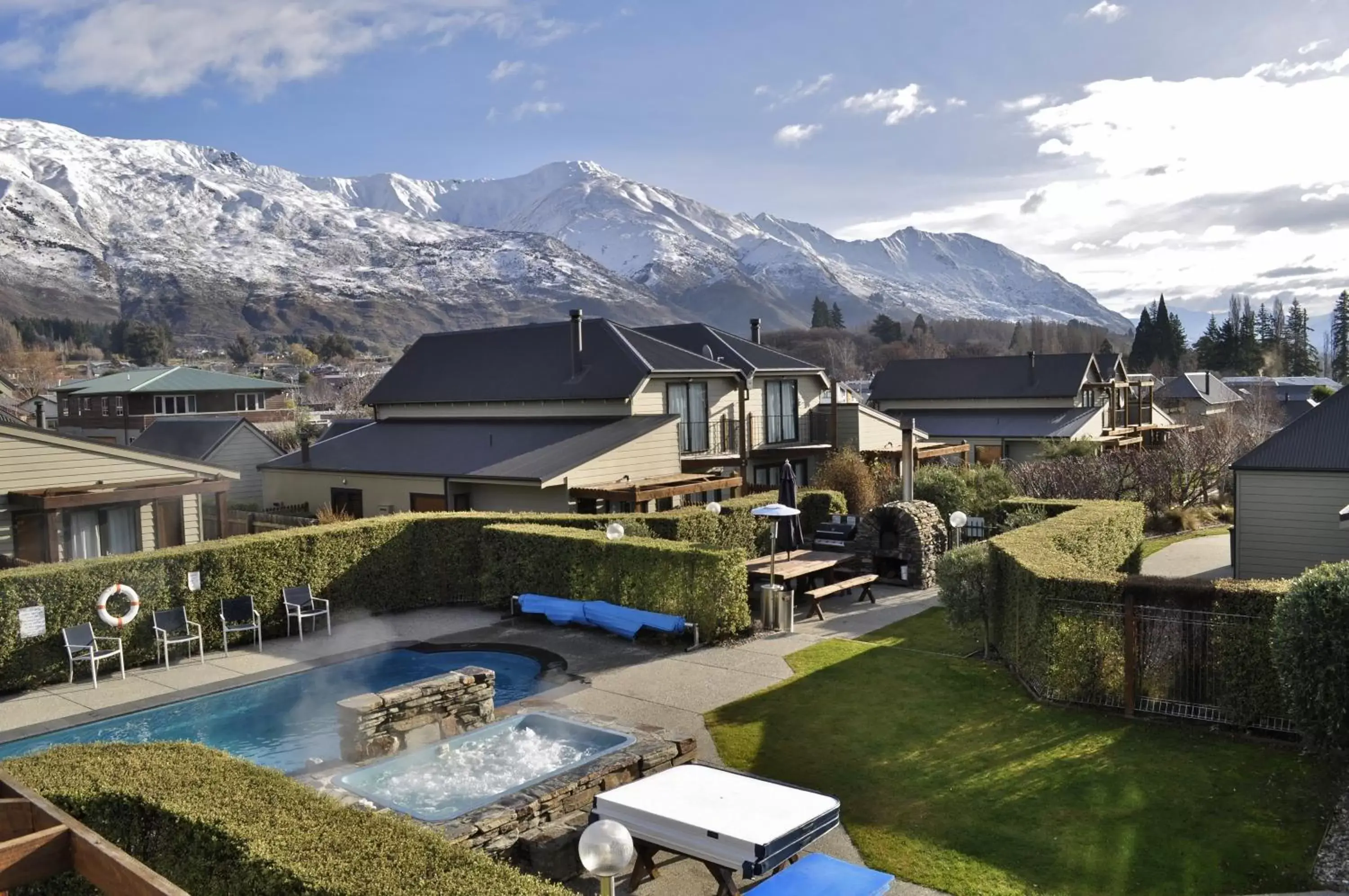 Facade/entrance, Pool View in Wanaka Luxury Apartments