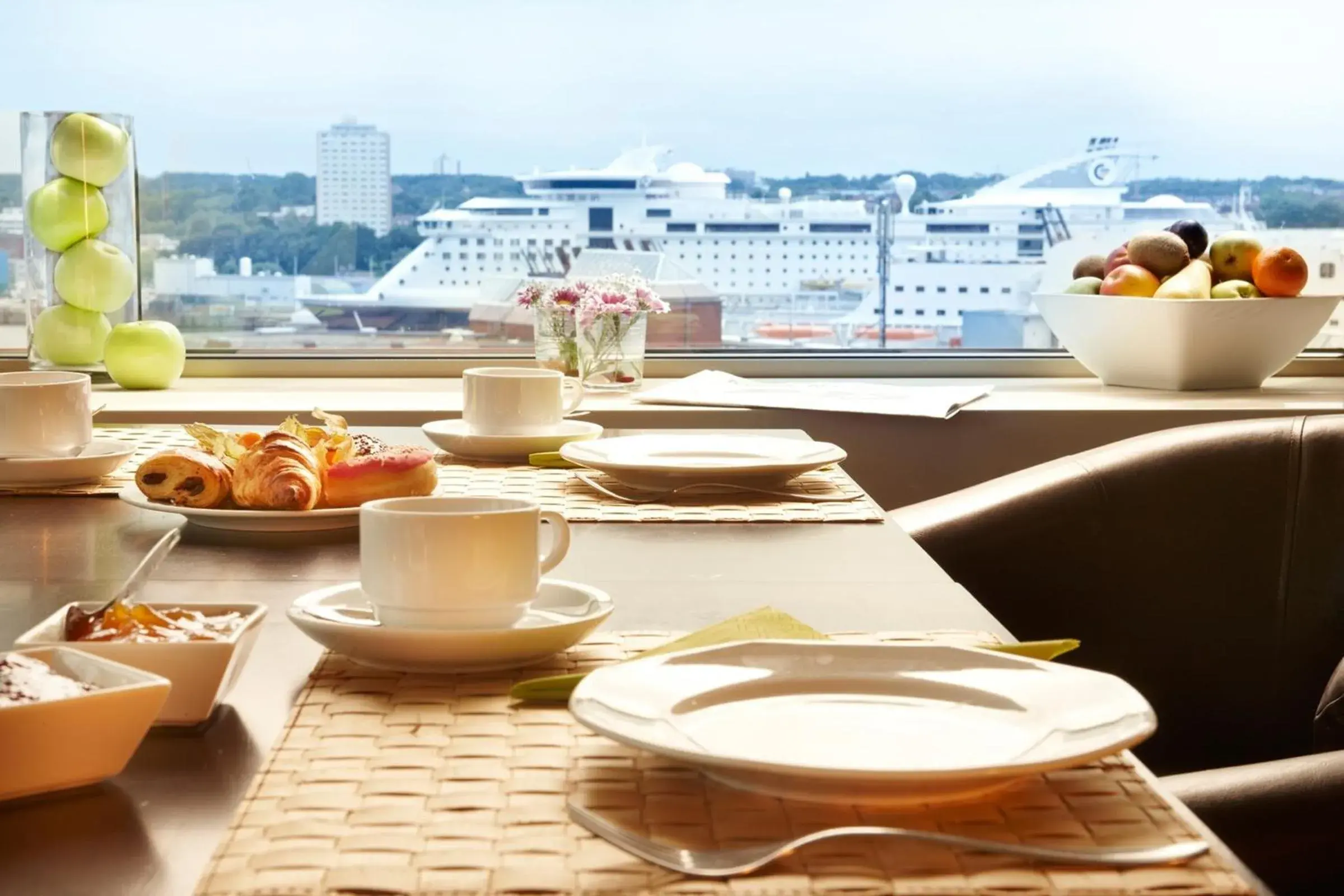 Food and drinks in Hotel Astor Kiel by Campanile Food and drinks in Hotel Astor Kiel by Campanile