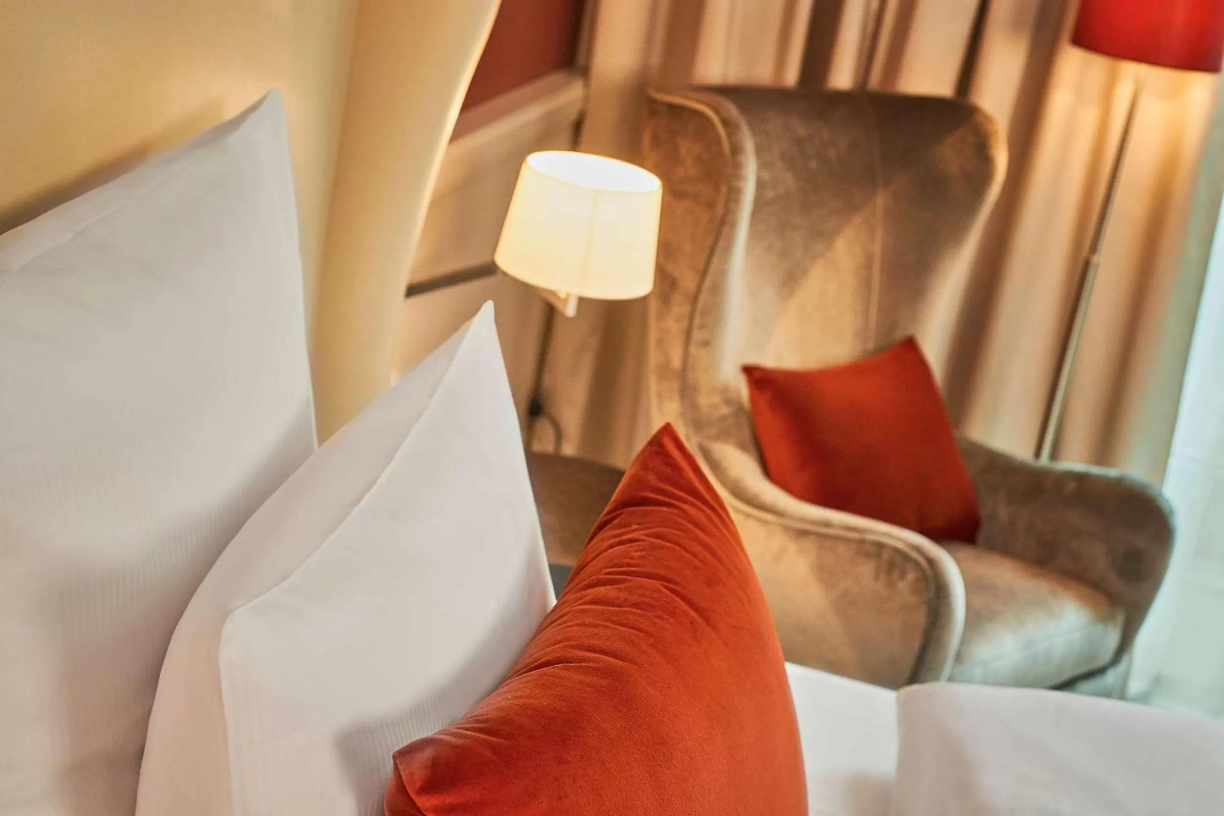 TV and multimedia, Bed in Dorint Hotel Frankfurt/Oberursel