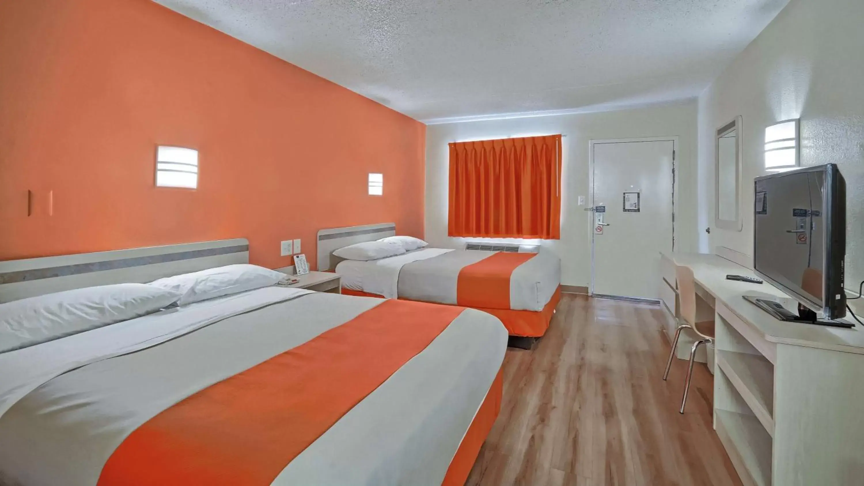 Photo of the whole room, Room Photo in Motel 6-Maple Shade Township, NJ - Philadelphia - Mt Laurel