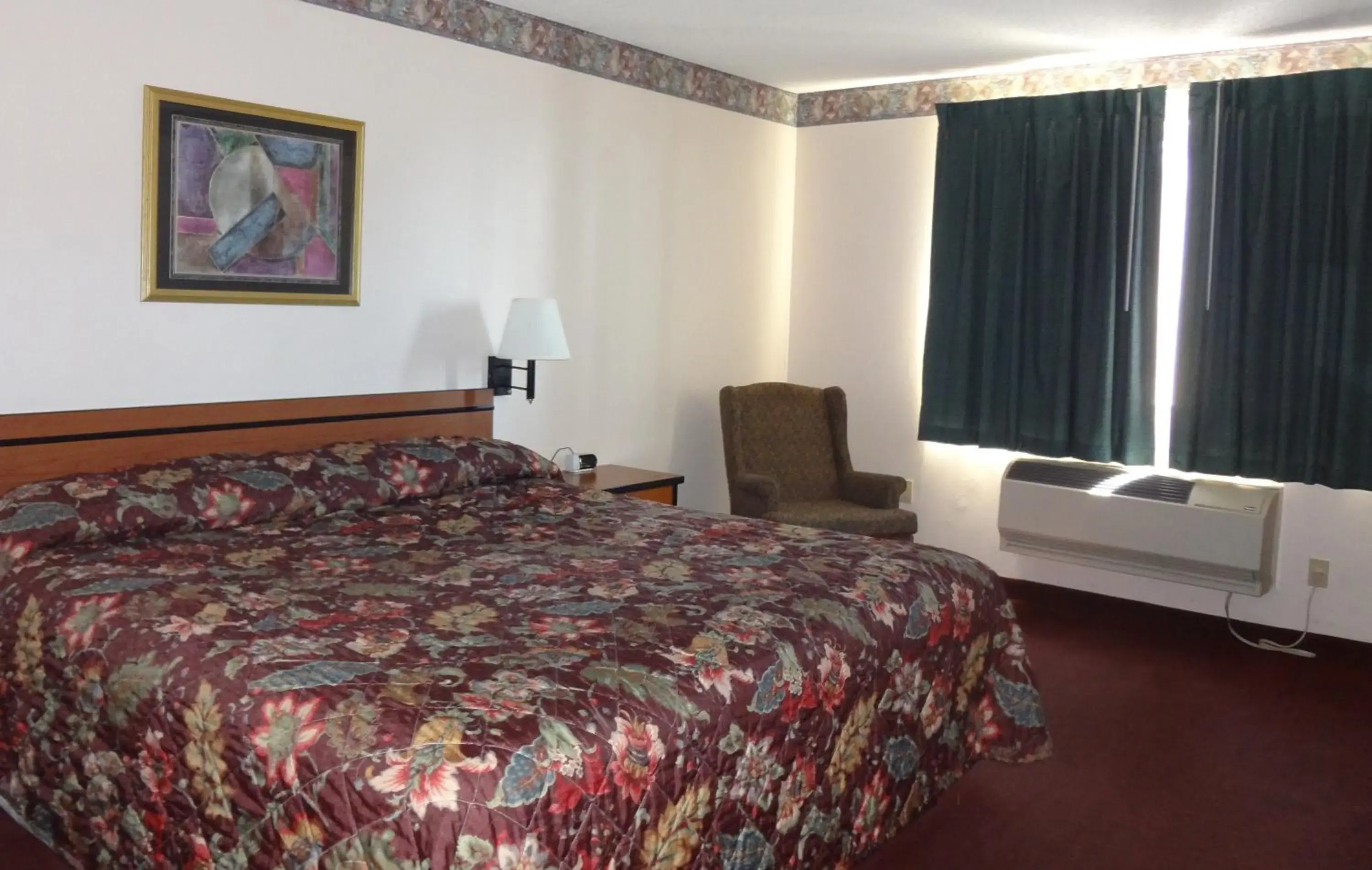 Bed in Super 8 by Wyndham Colorado Springs Airport