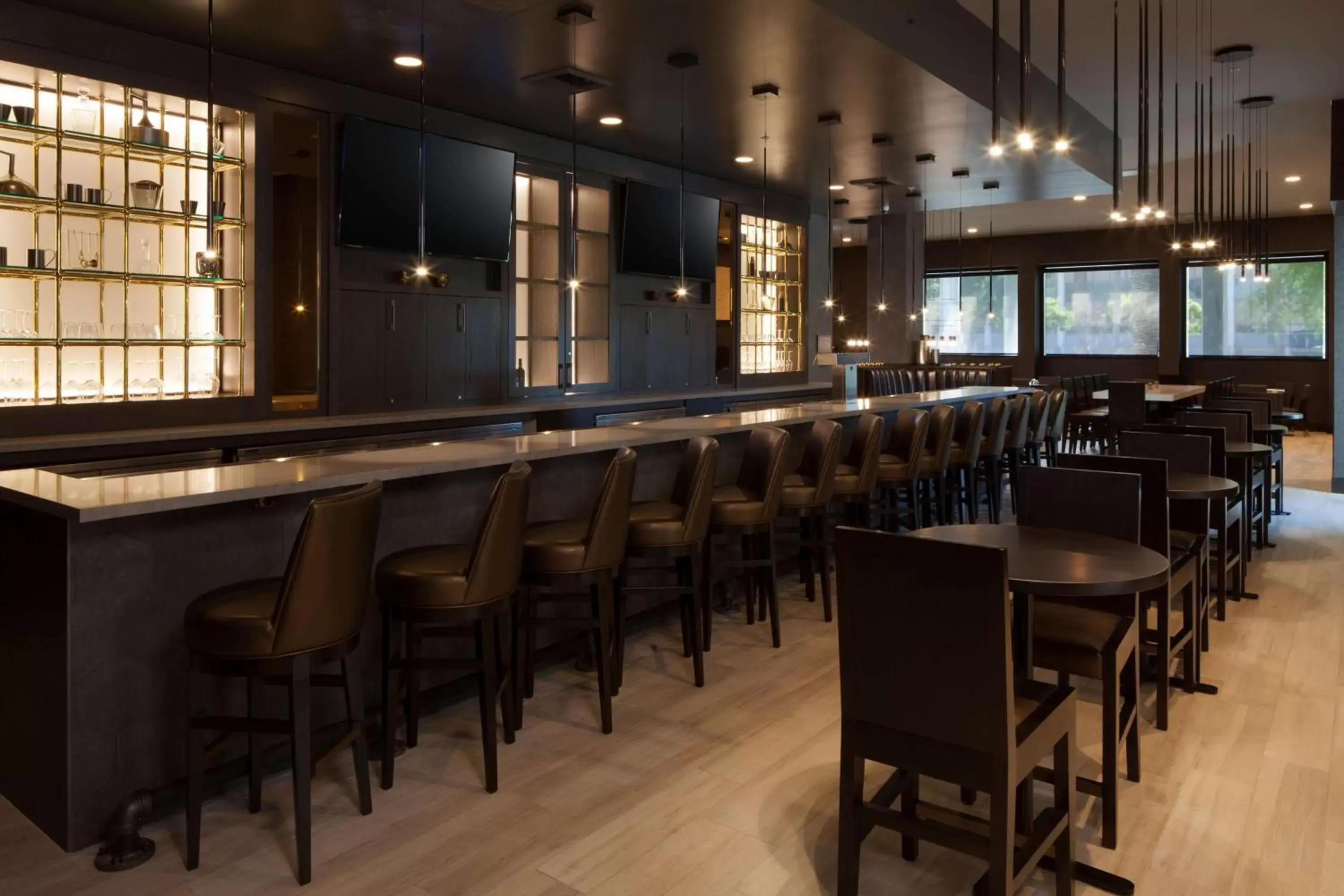 Dining area, Lounge/Bar in Homewood Suites By Hilton Los Angeles International Airport