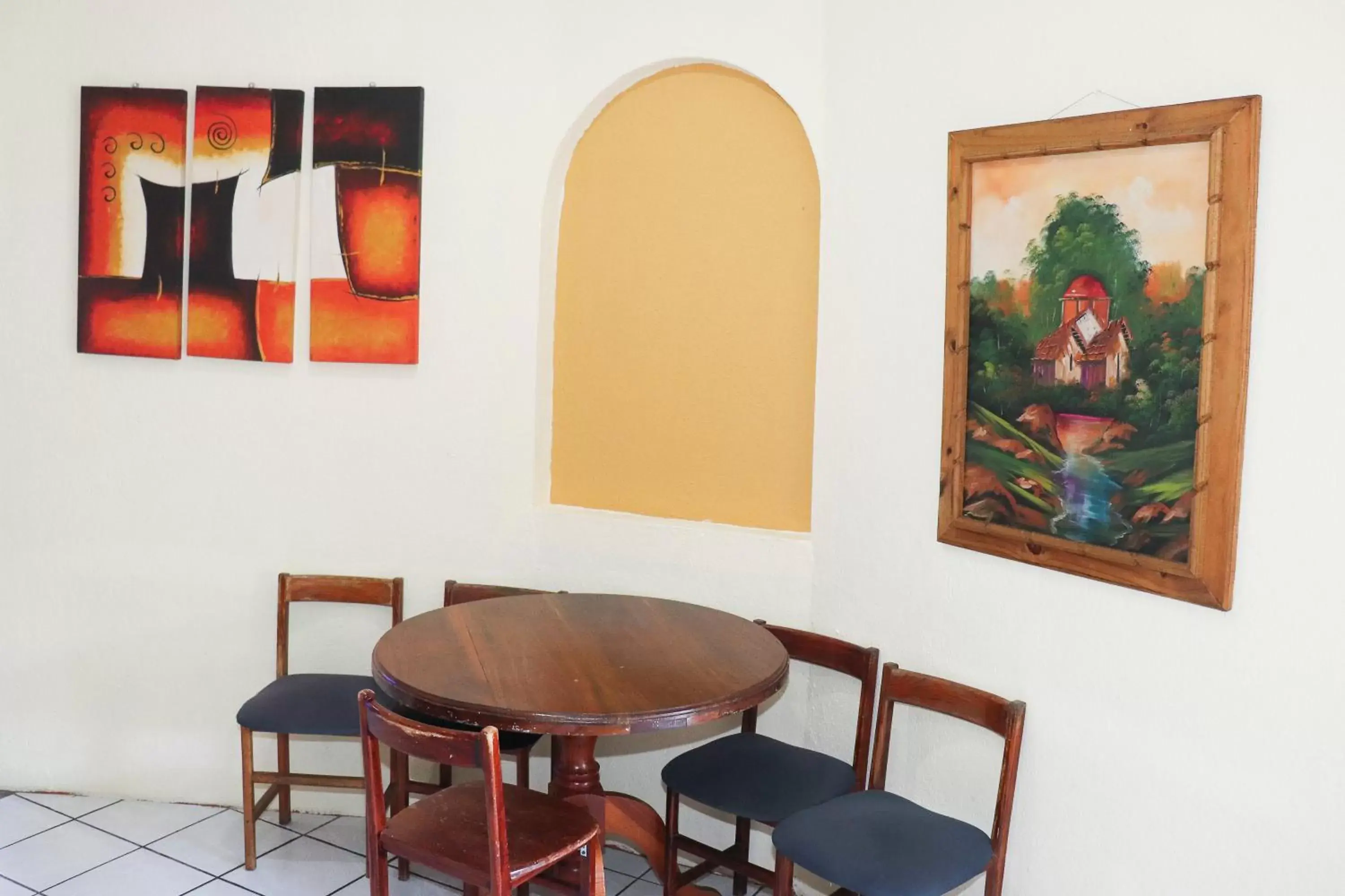 Decorative detail, Dining Area in Hotel Palmeras