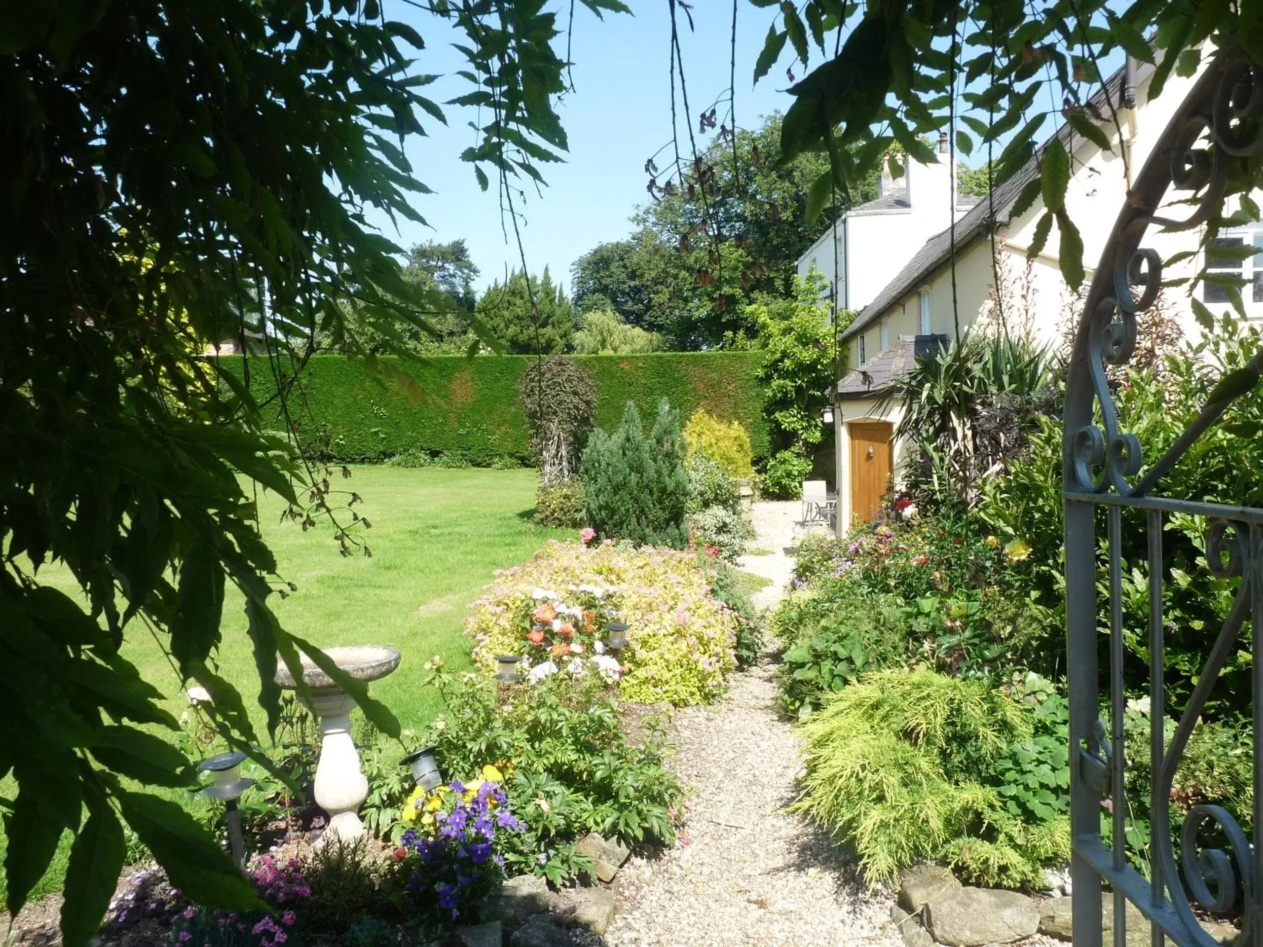 Garden in Oakenholt Farm Bed and Breakfast