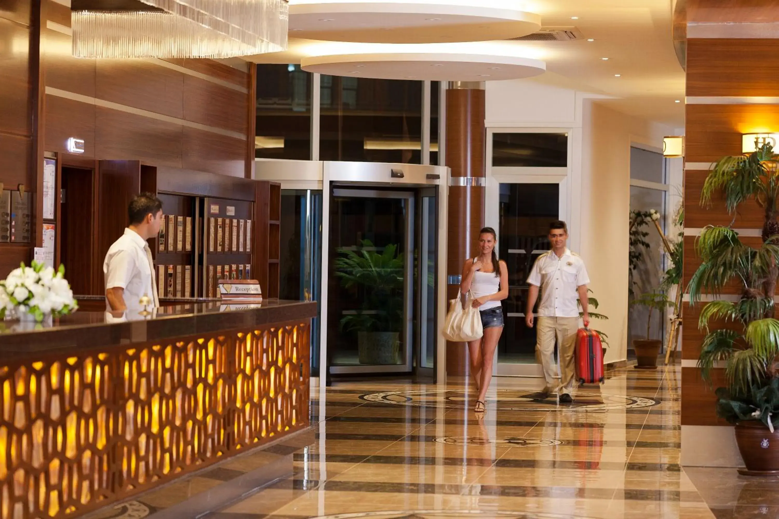 Lobby or reception, Staff in Hotel Diamond Hill Resort