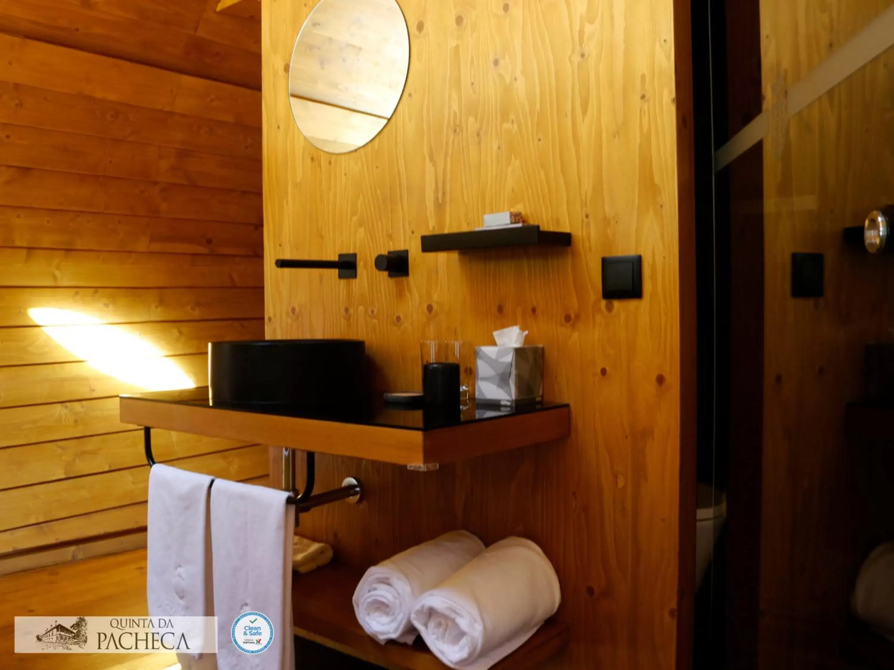 Bathroom in The Wine House Hotel - Quinta da Pacheca