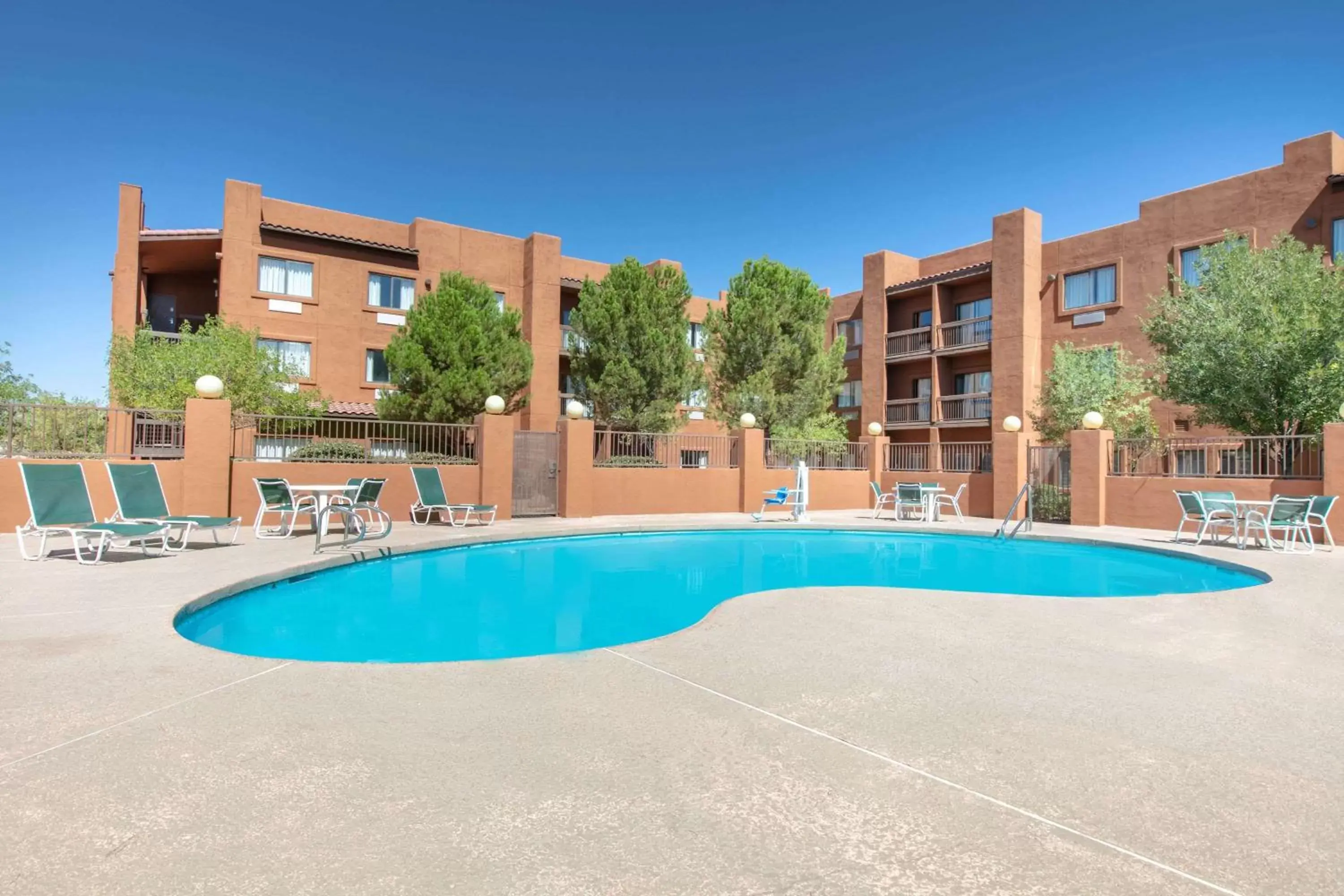 On site, Swimming Pool in Super 8 by Wyndham Page/Lake Powell