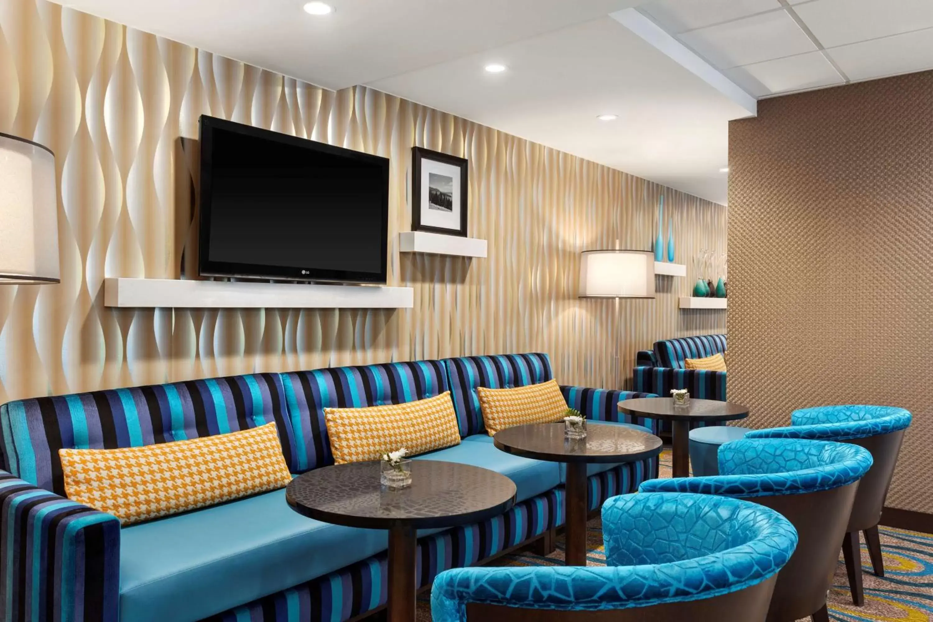 Lobby or reception, Seating Area in Hampton Inn & Suites, by Hilton - Vancouver Downtown