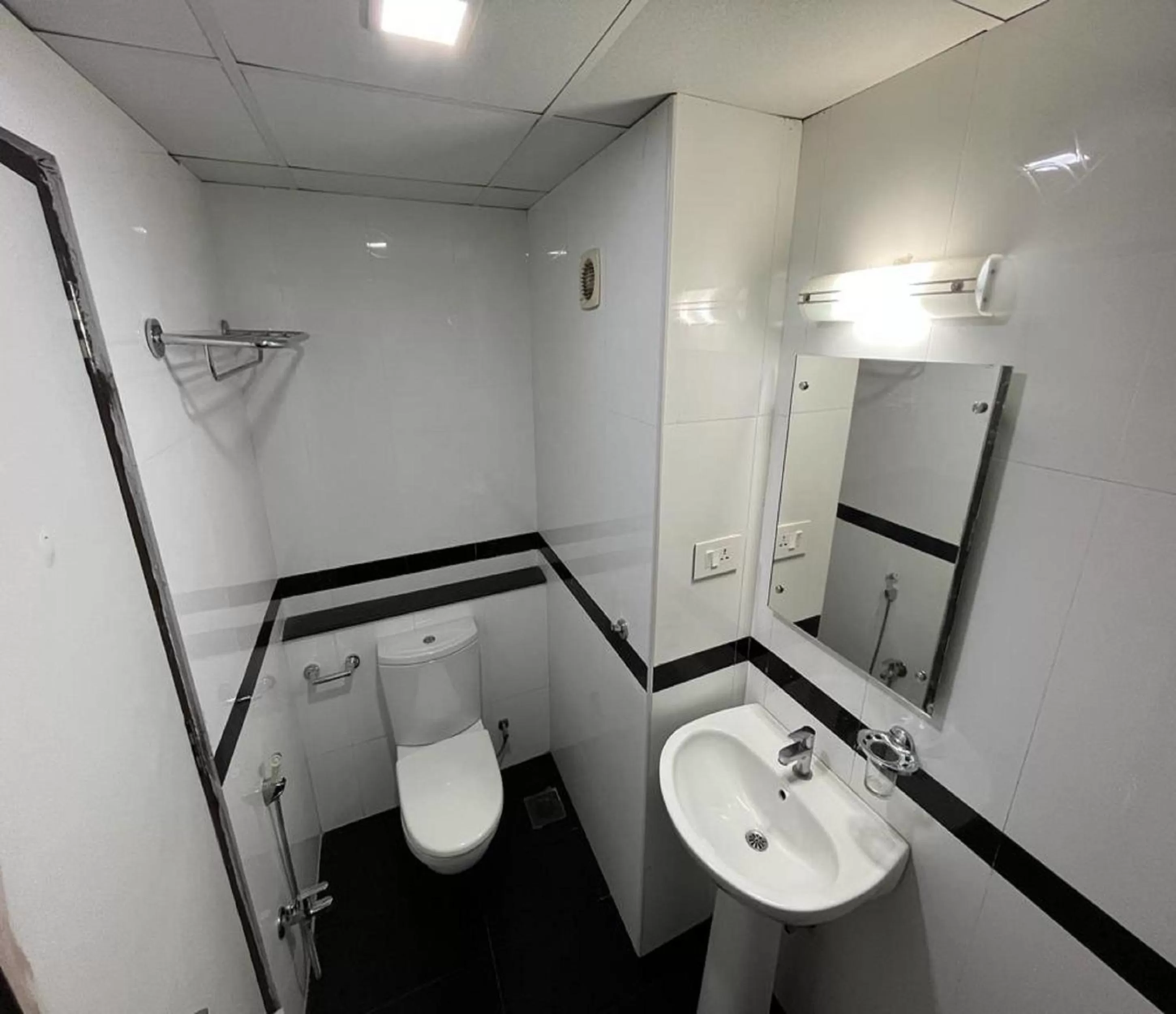 Bathroom in Daffodil Inn