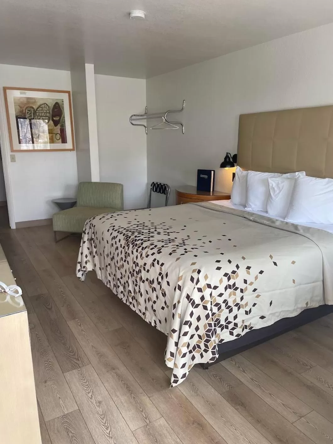 Bed in The Virginian Inn Moab Downtown