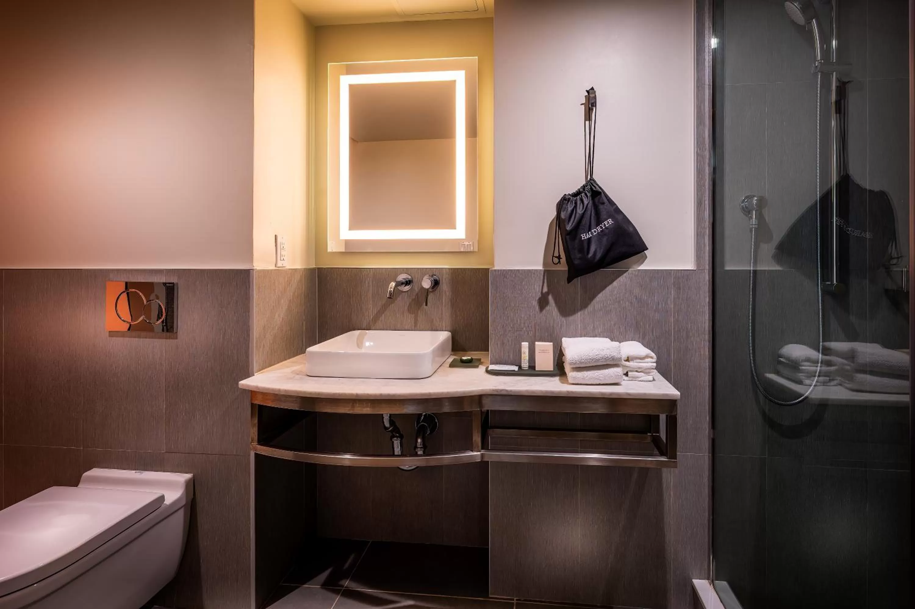 Bathroom in La Quinta by Wyndham Time Square South