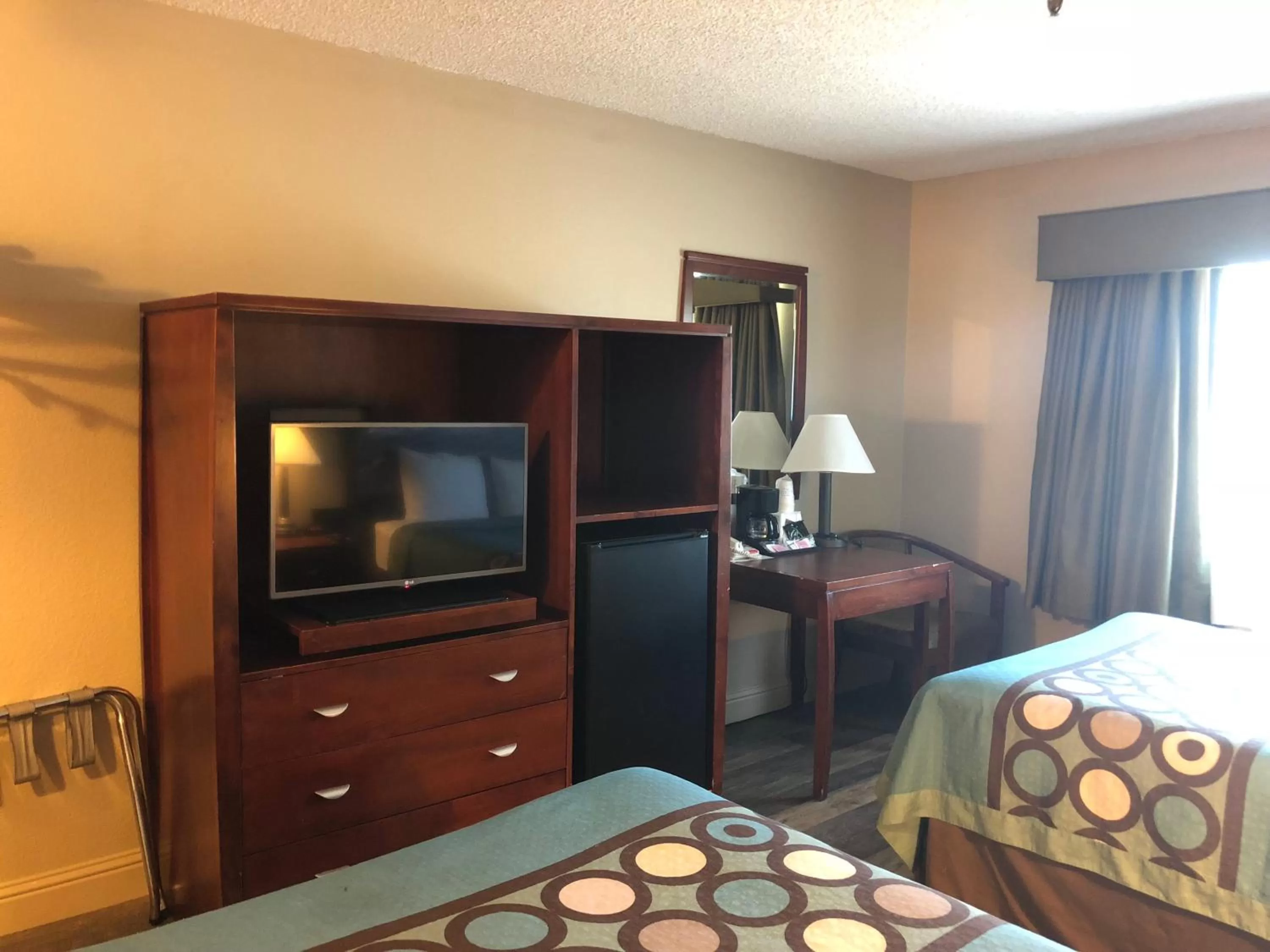 TV/Entertainment Center in Super 8 by Wyndham Sacramento