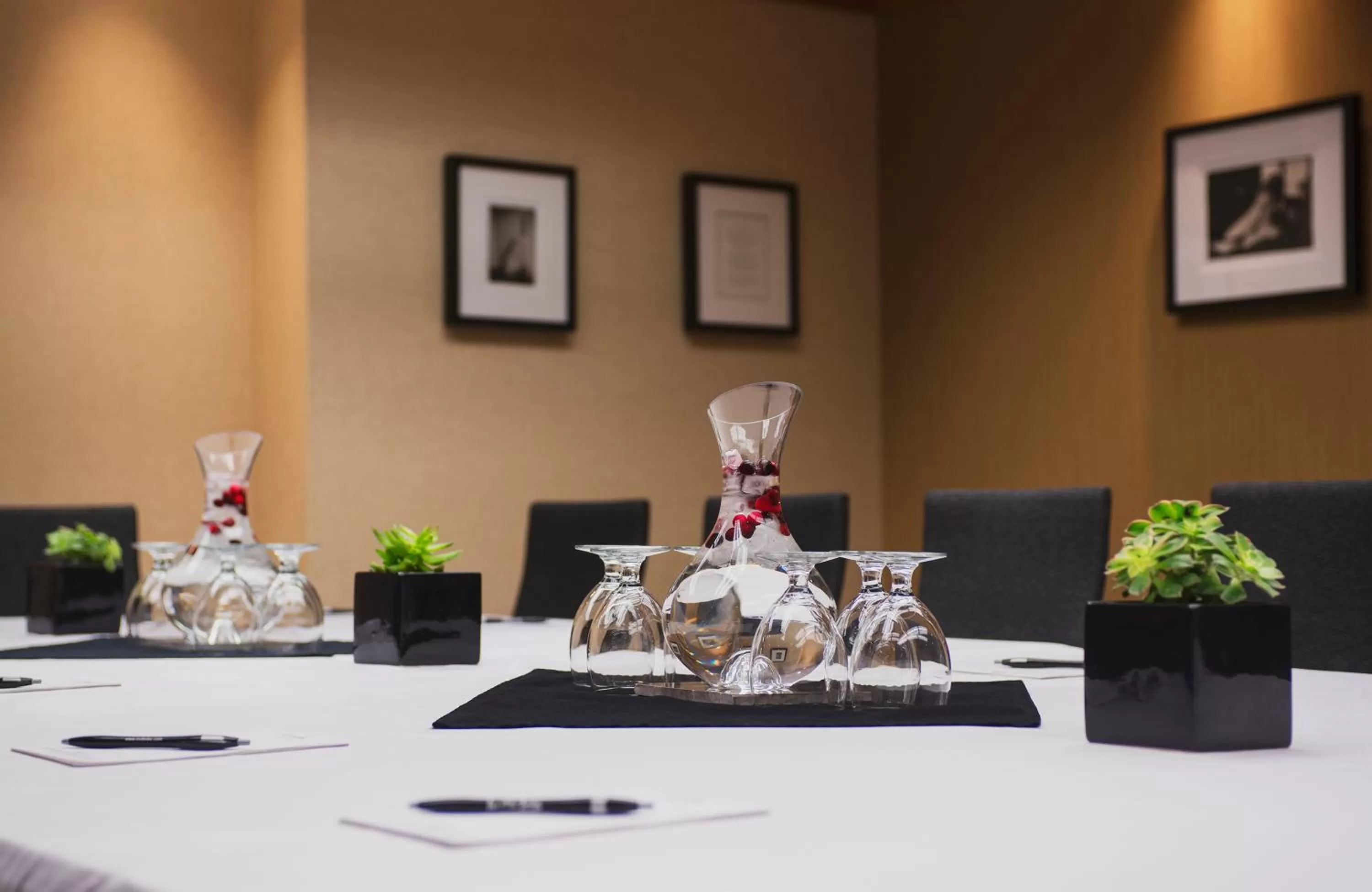 Business facilities in Inn at the Forks