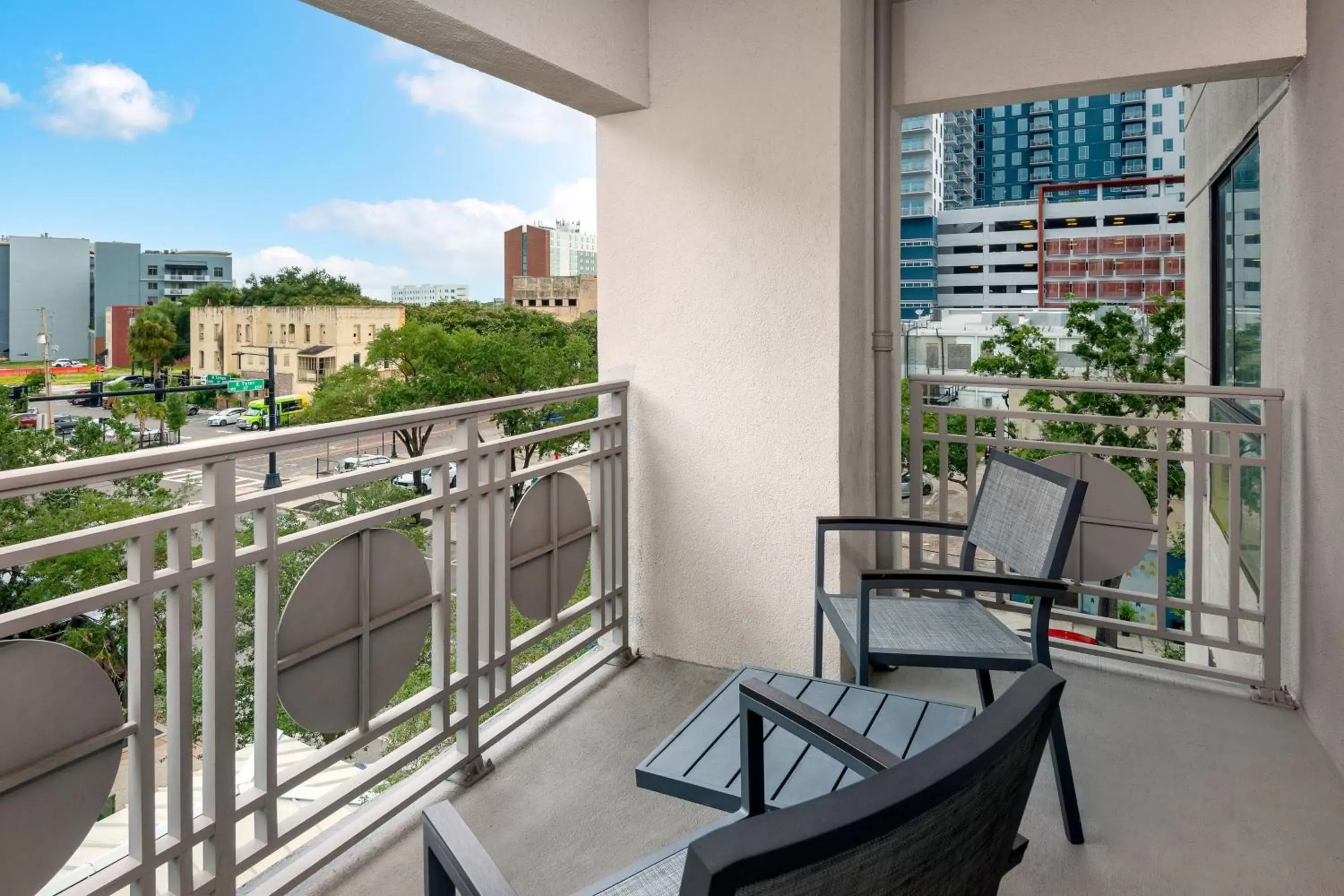 Bedroom, Balcony/Terrace in Courtyard Tampa Downtown