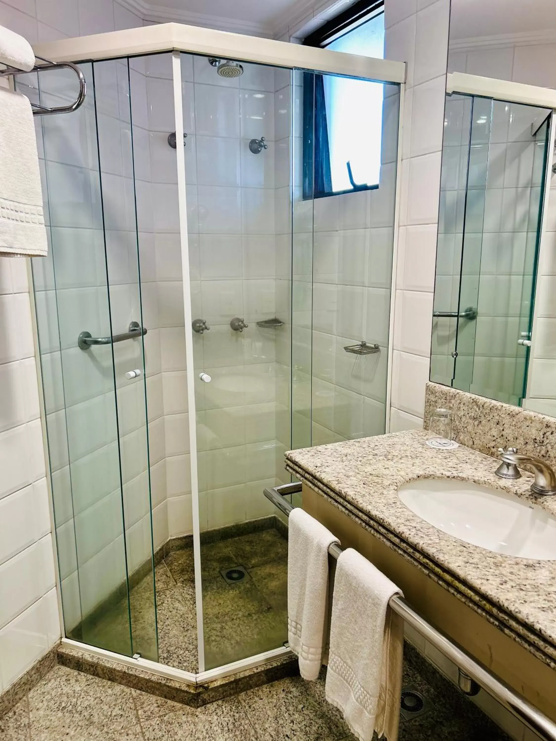 Shower, Bathroom in Blue Tree Towers Joinville