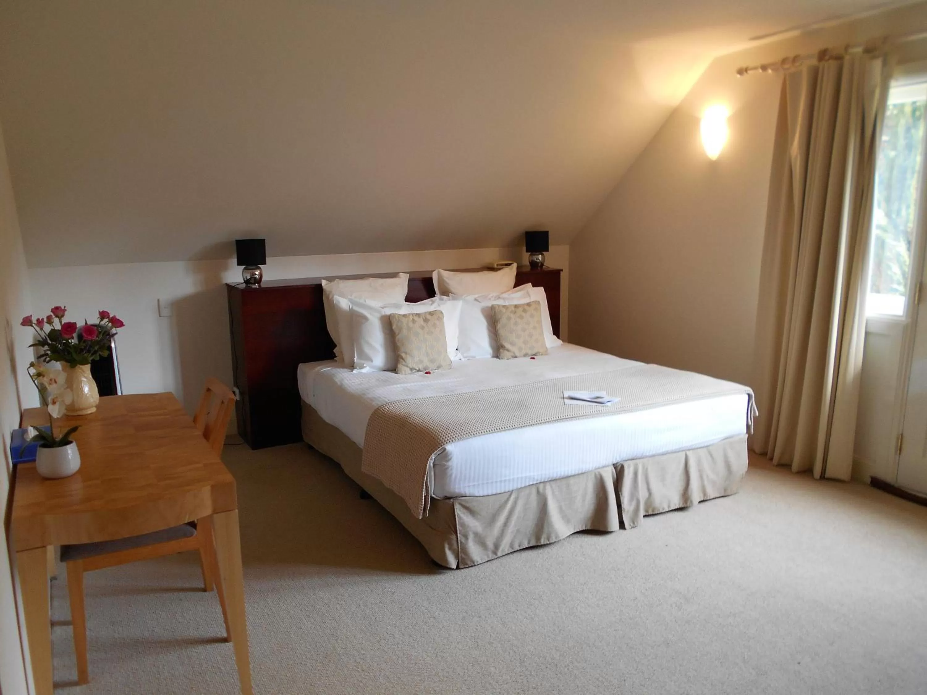 School Masters Premium Room (Suite 9) in Fitzroy Inn Historic Retreat Mittagong