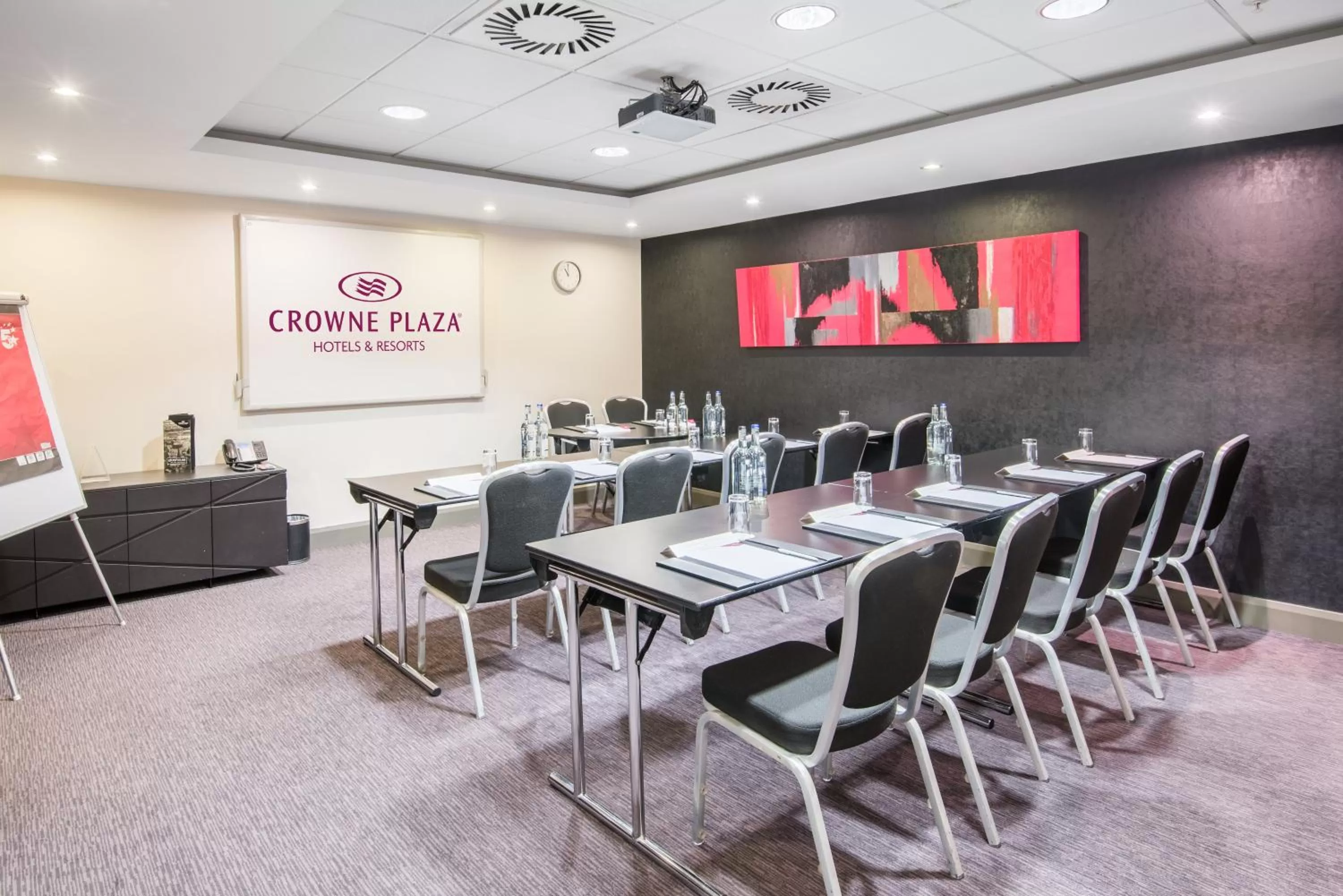 Meeting/conference room in Crowne Plaza Manchester City Centre by IHG