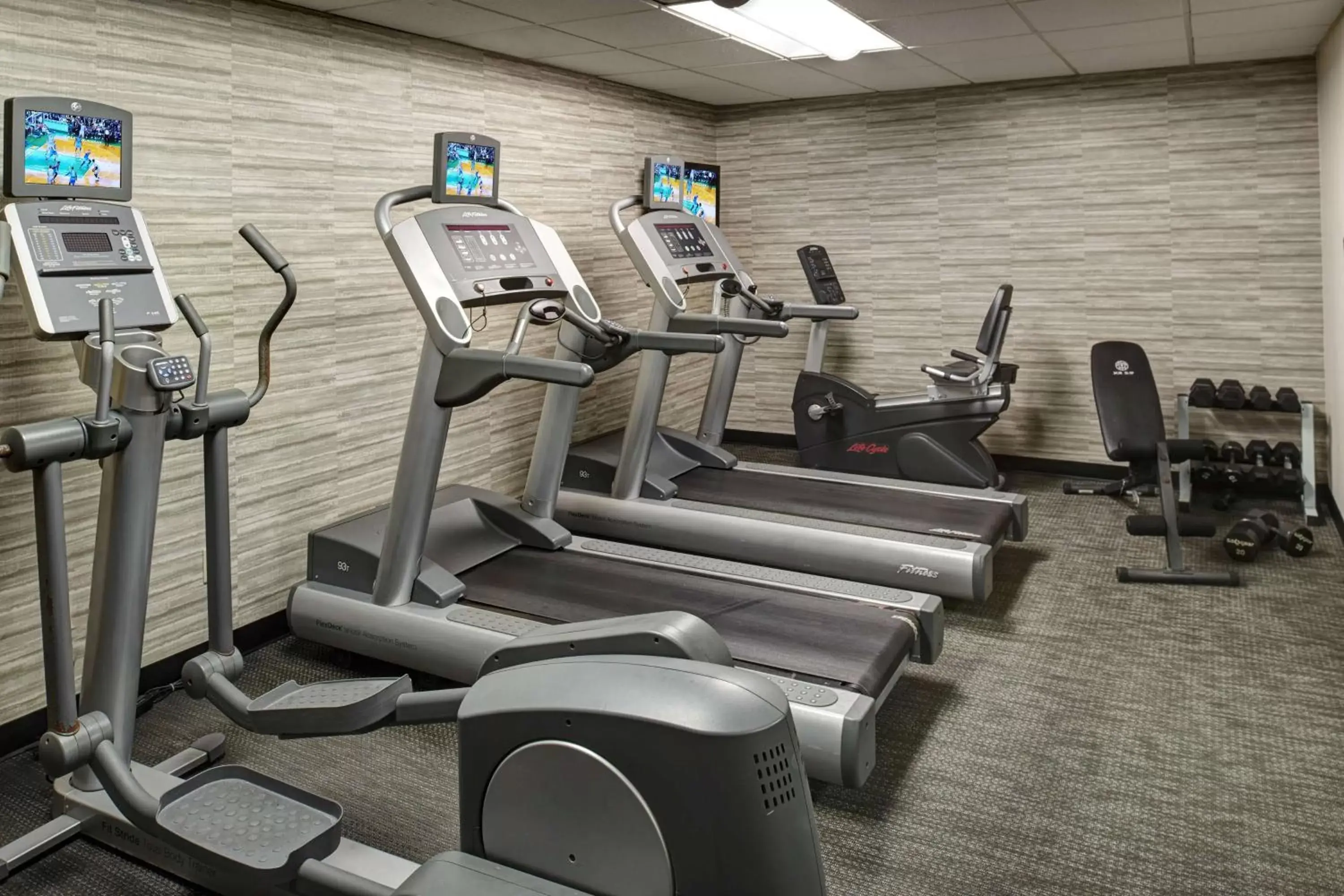 Spa and wellness centre/facilities, Fitness Center/Facilities in Sonesta Select Milwaukee Brookfield