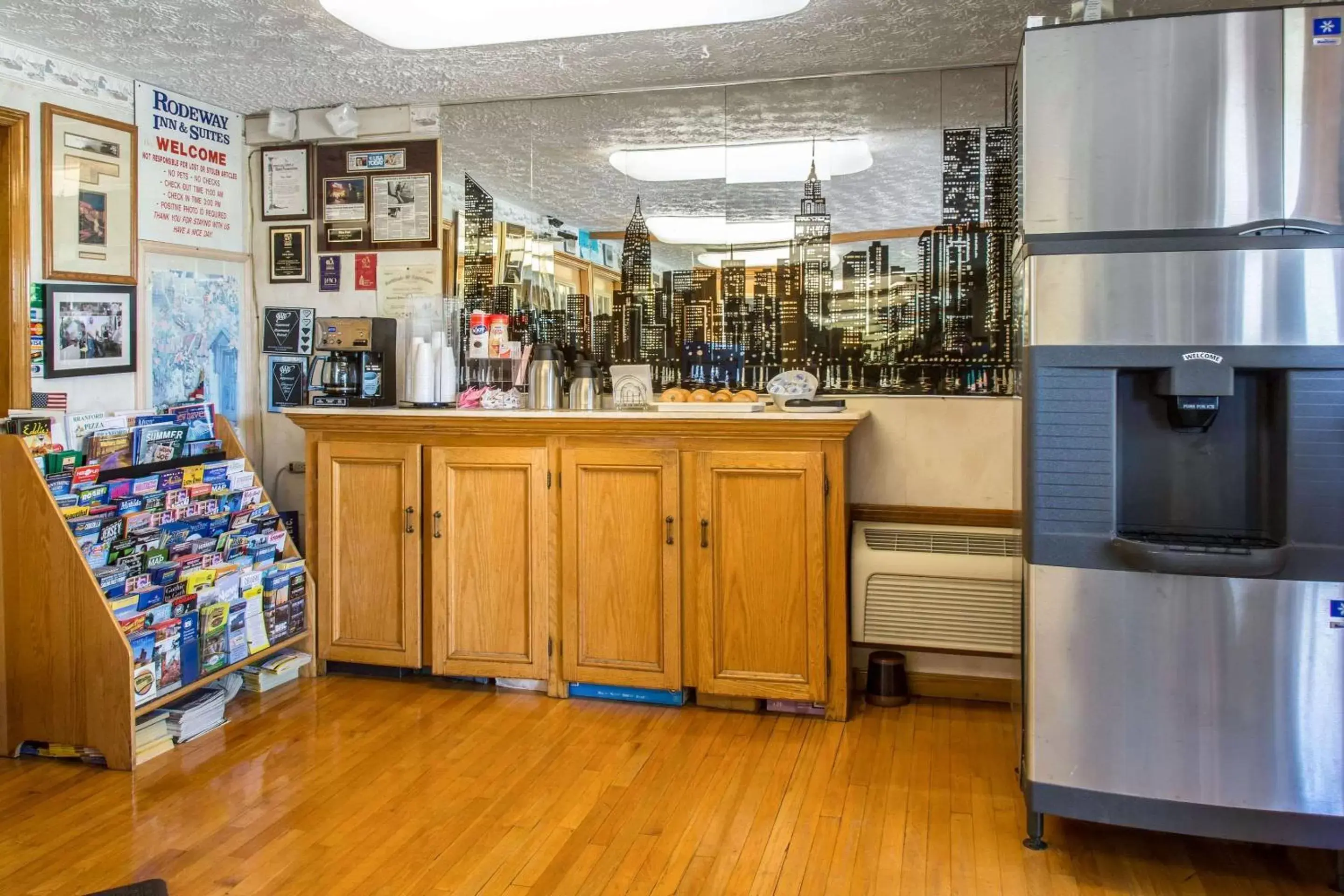 Restaurant/places to eat in Rodeway Inn & Suites Branford - Guilford Restaurant/places to eat in Rodeway Inn & Suites Branford - Guilford