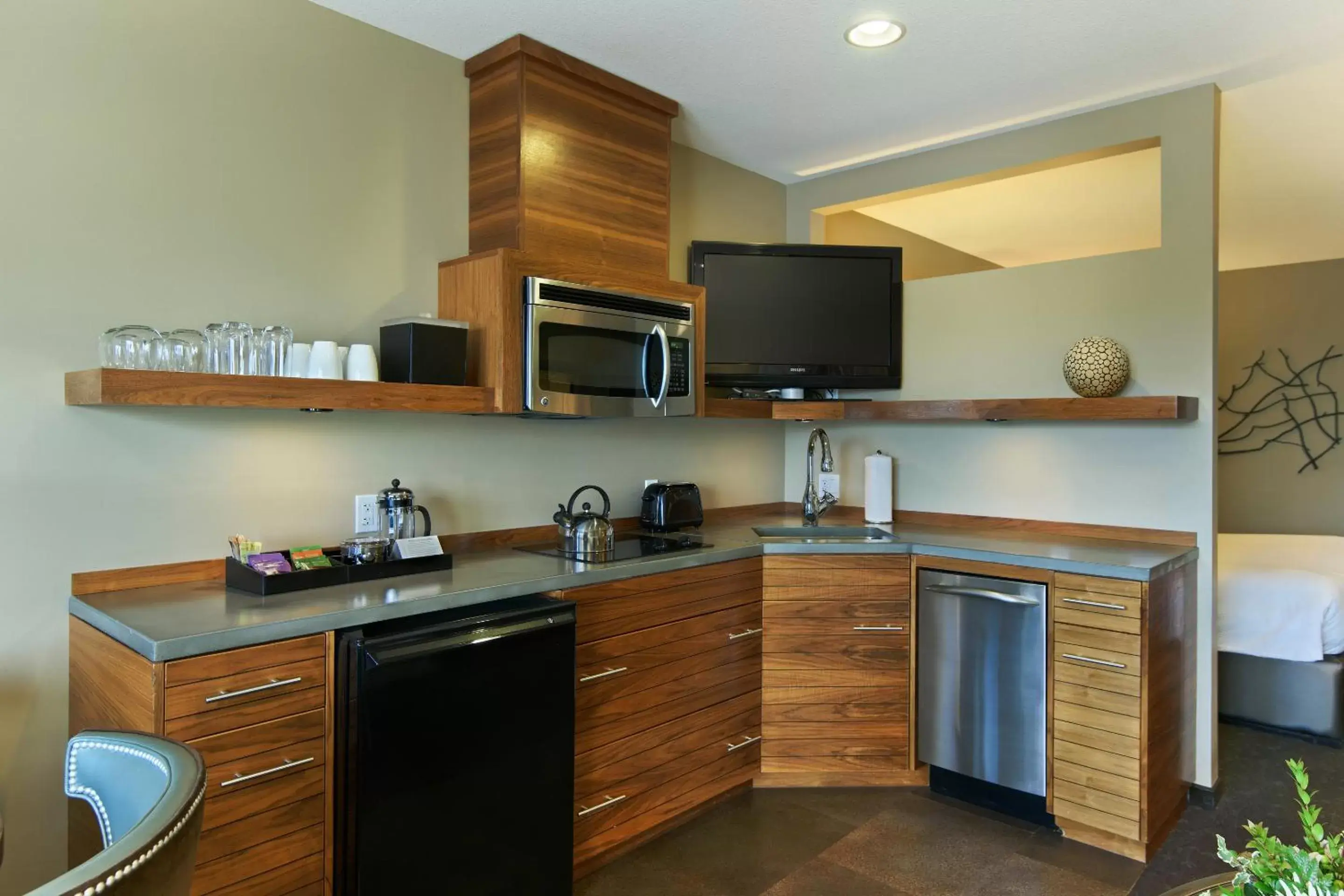 Kitchen or kitchenette, Kitchen/Kitchenette in Oxford Hotel Bend