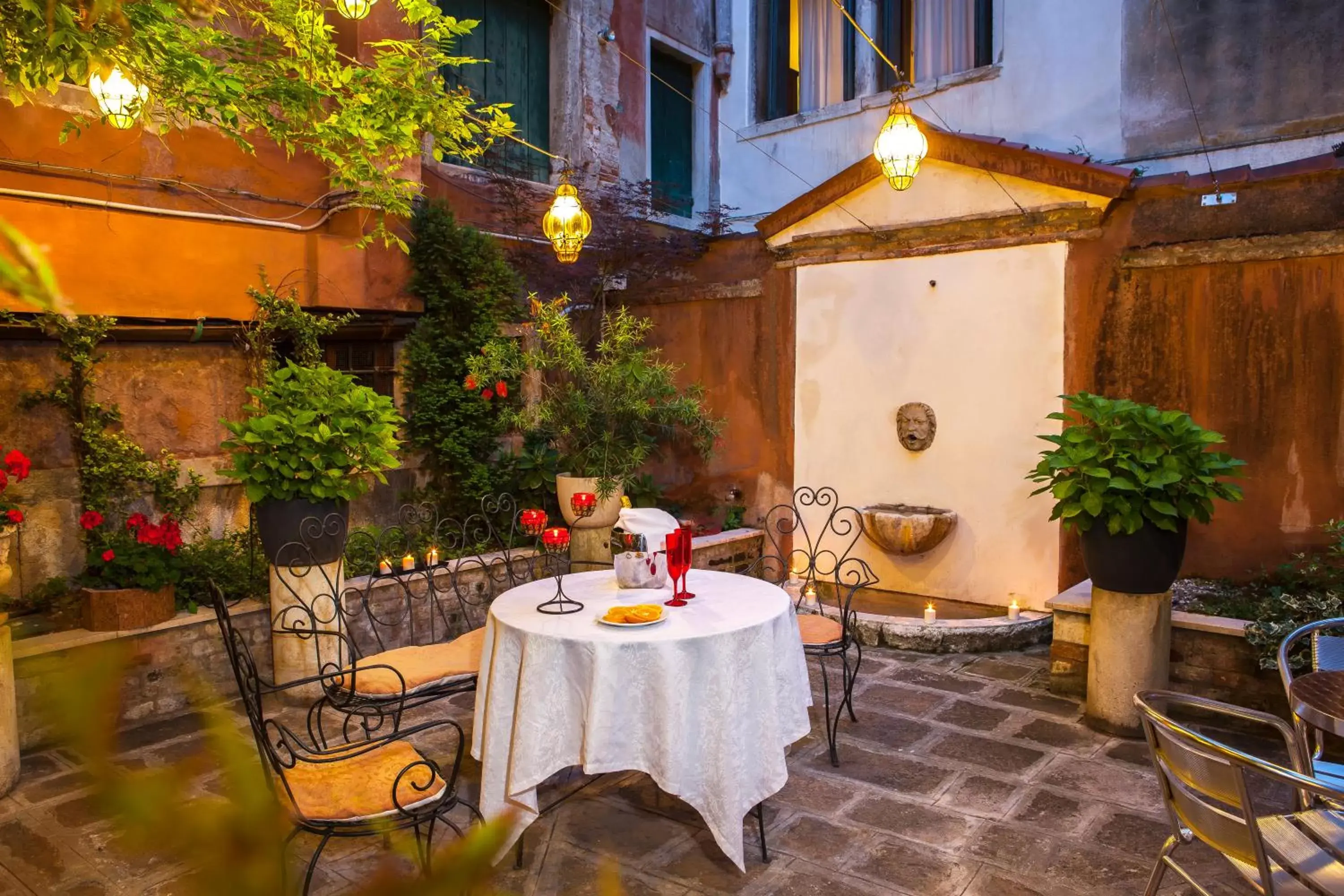 Property building, Patio/Outdoor Area in Hotel San Moisè