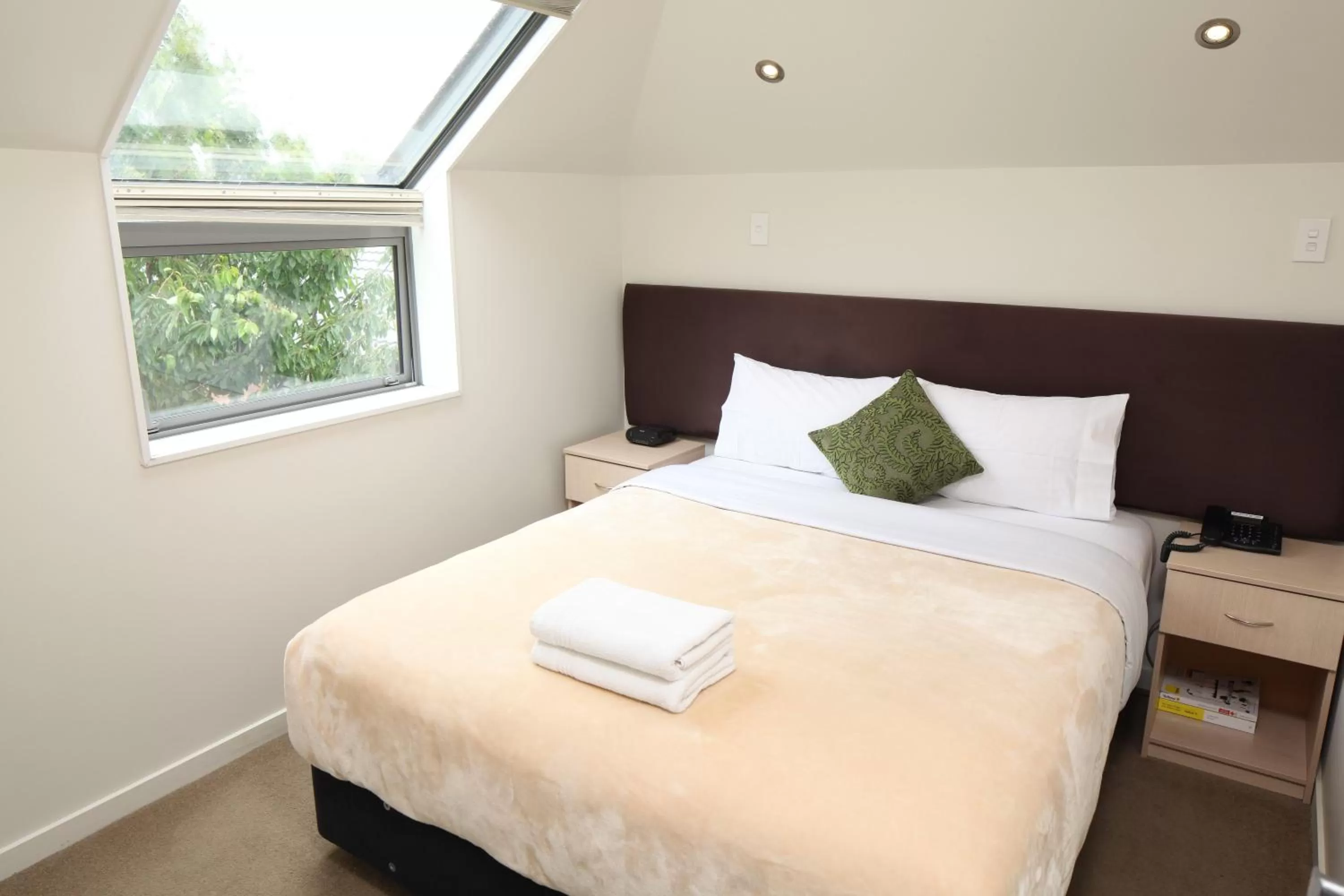 Bedroom, Bed in Alpha Motel with Spa-Bath