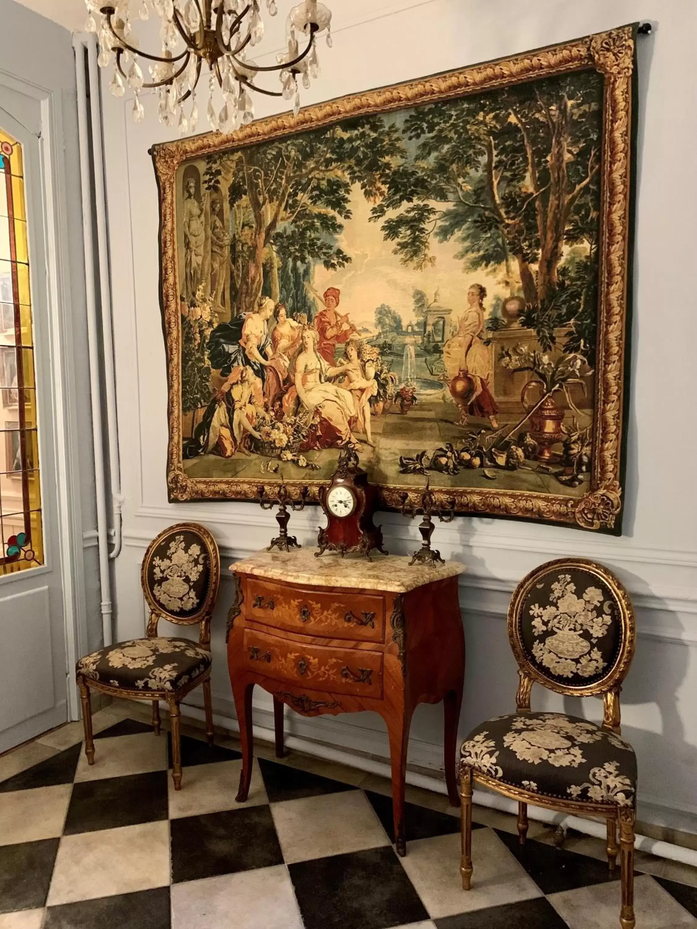 Seating Area in Château Ratou