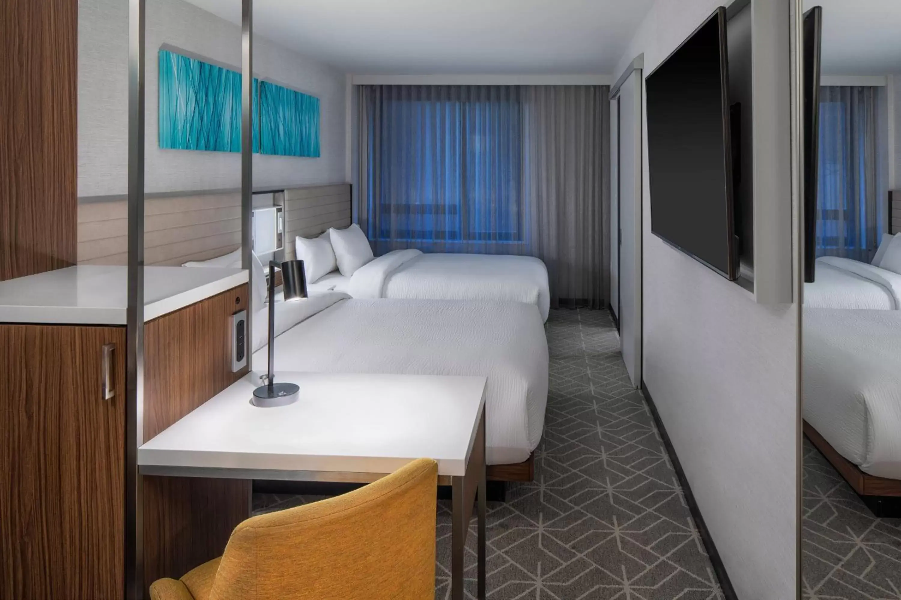 Photo of the whole room, Bed in SpringHill Suites by Marriott New York Manhattan/Times Square South