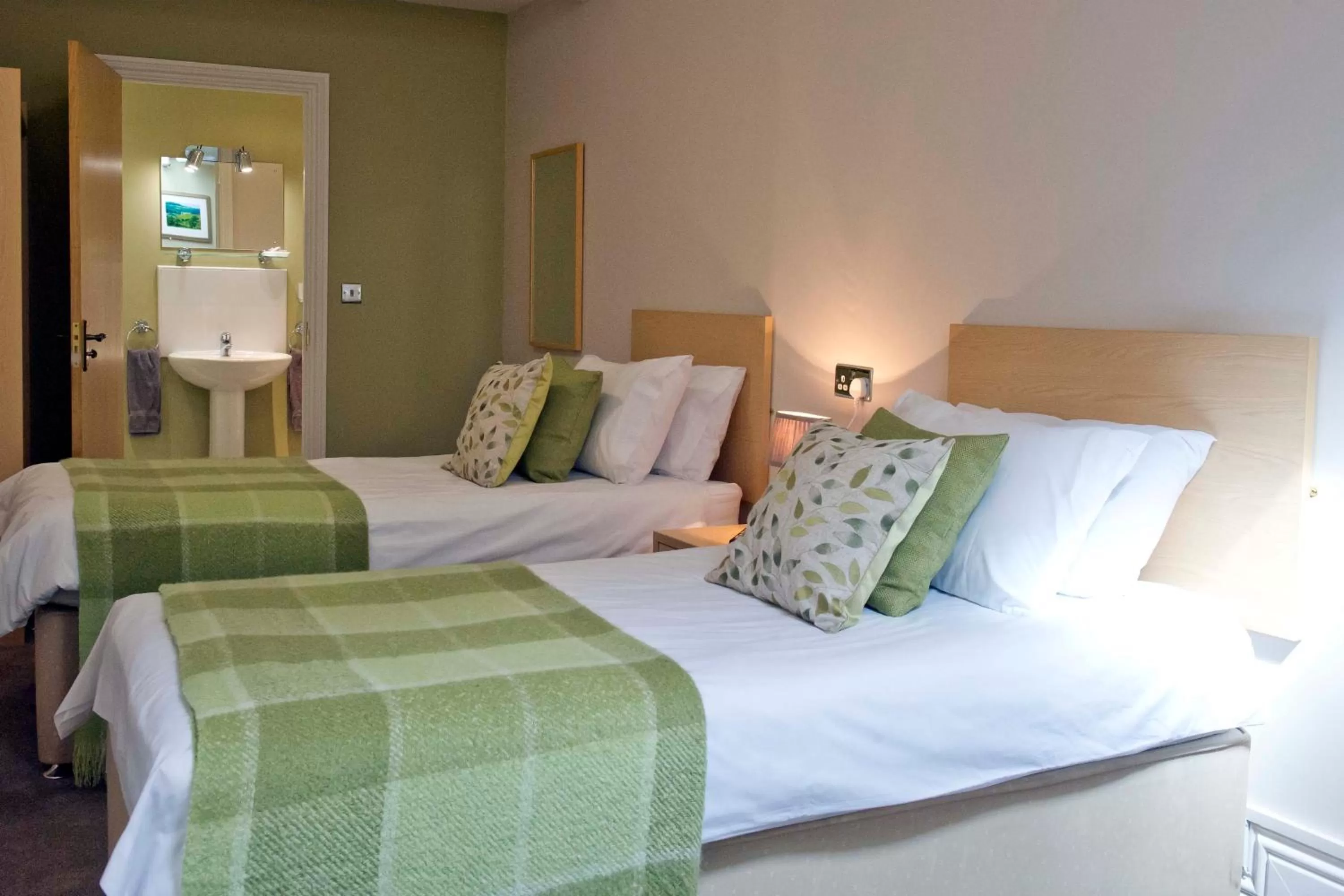 Rose and Crown Hotel