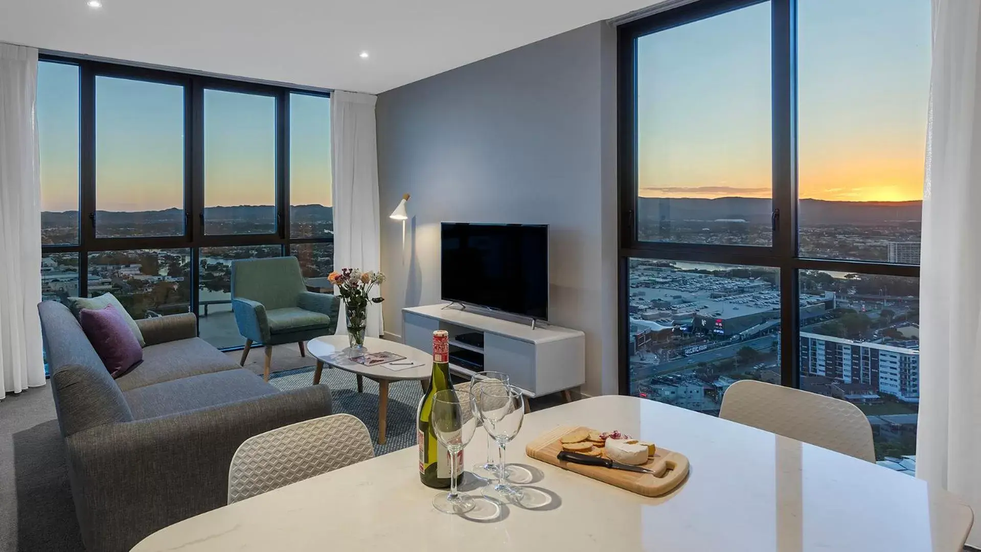 Living room, Sunrise/Sunset in Avani Broadbeach Residences