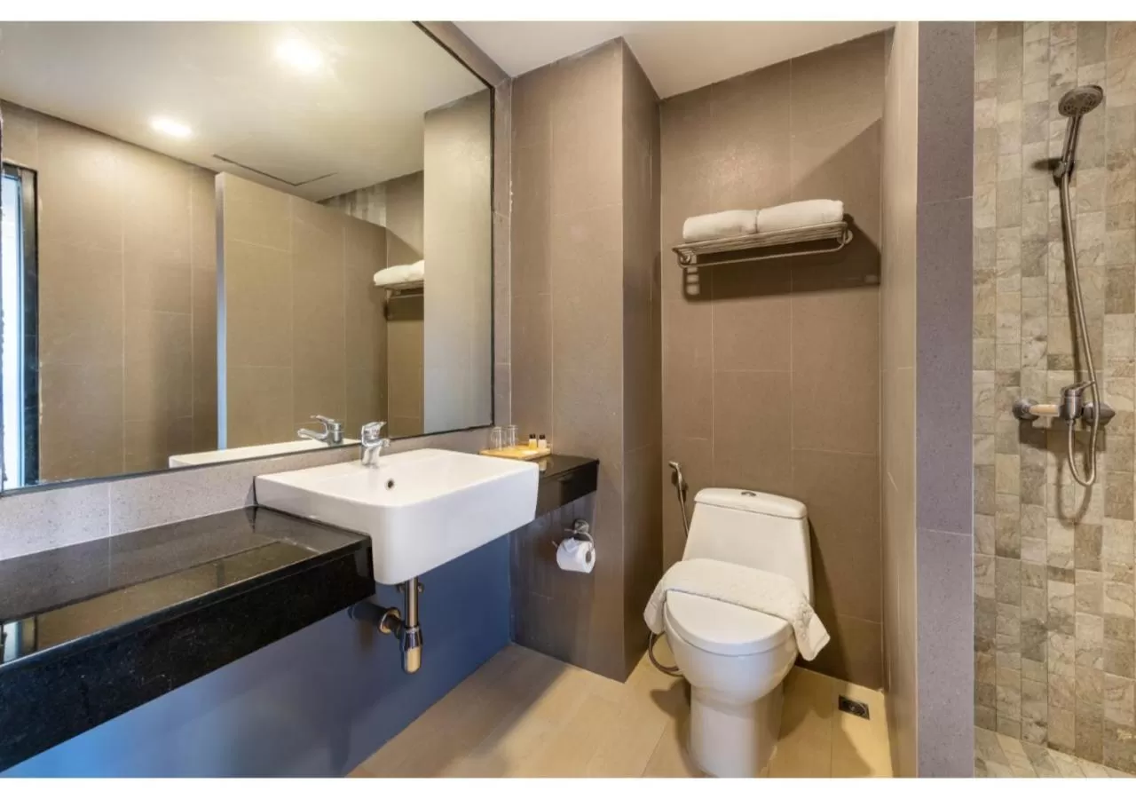 Shower in The Wind Hotel